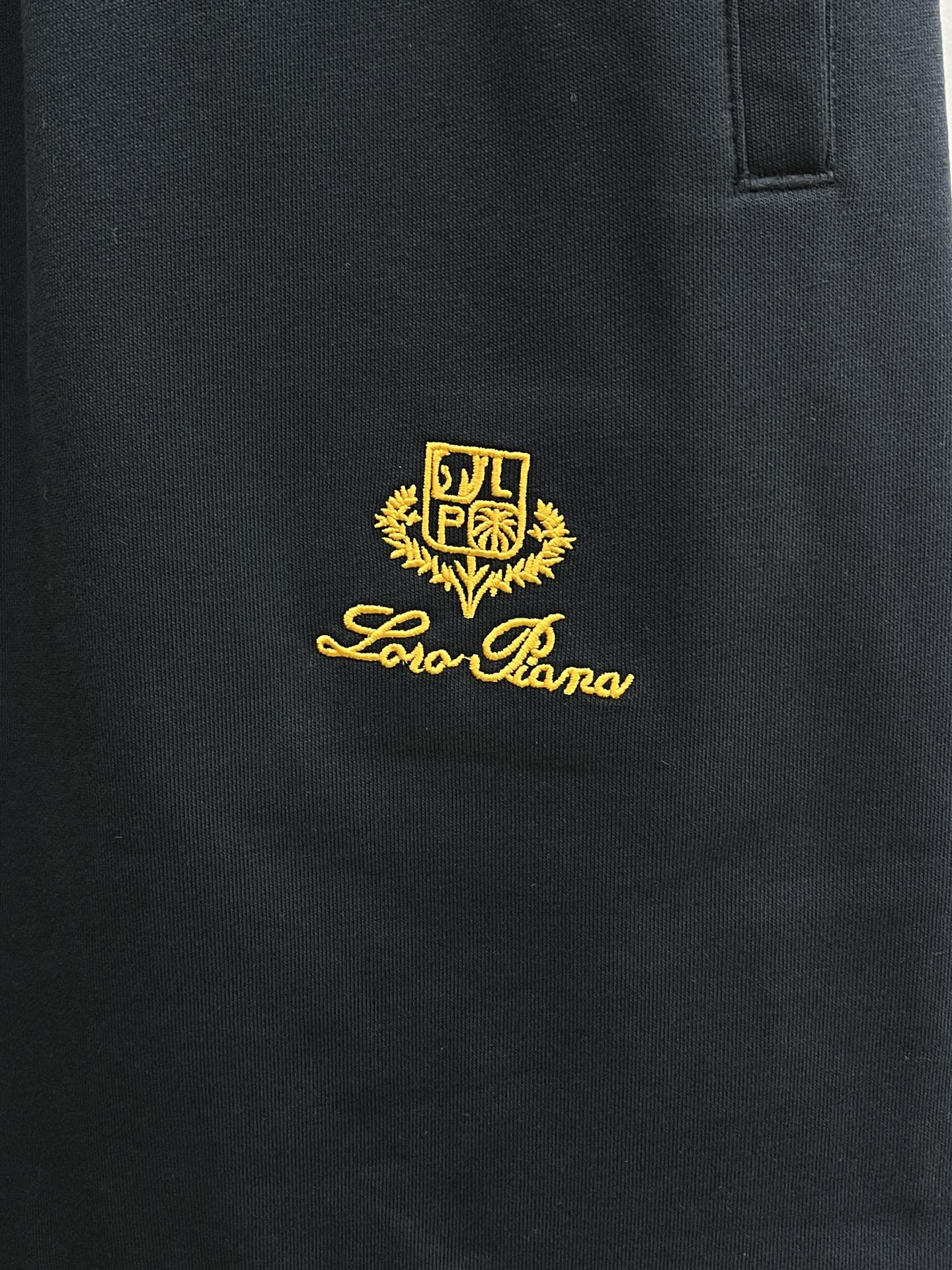 新品 lP🆕 🔥Ss春夏新款独家专供新款休闲短裤🩳高端版本 定制面料 透气舒适度高，细节无可挑剔，品牌元