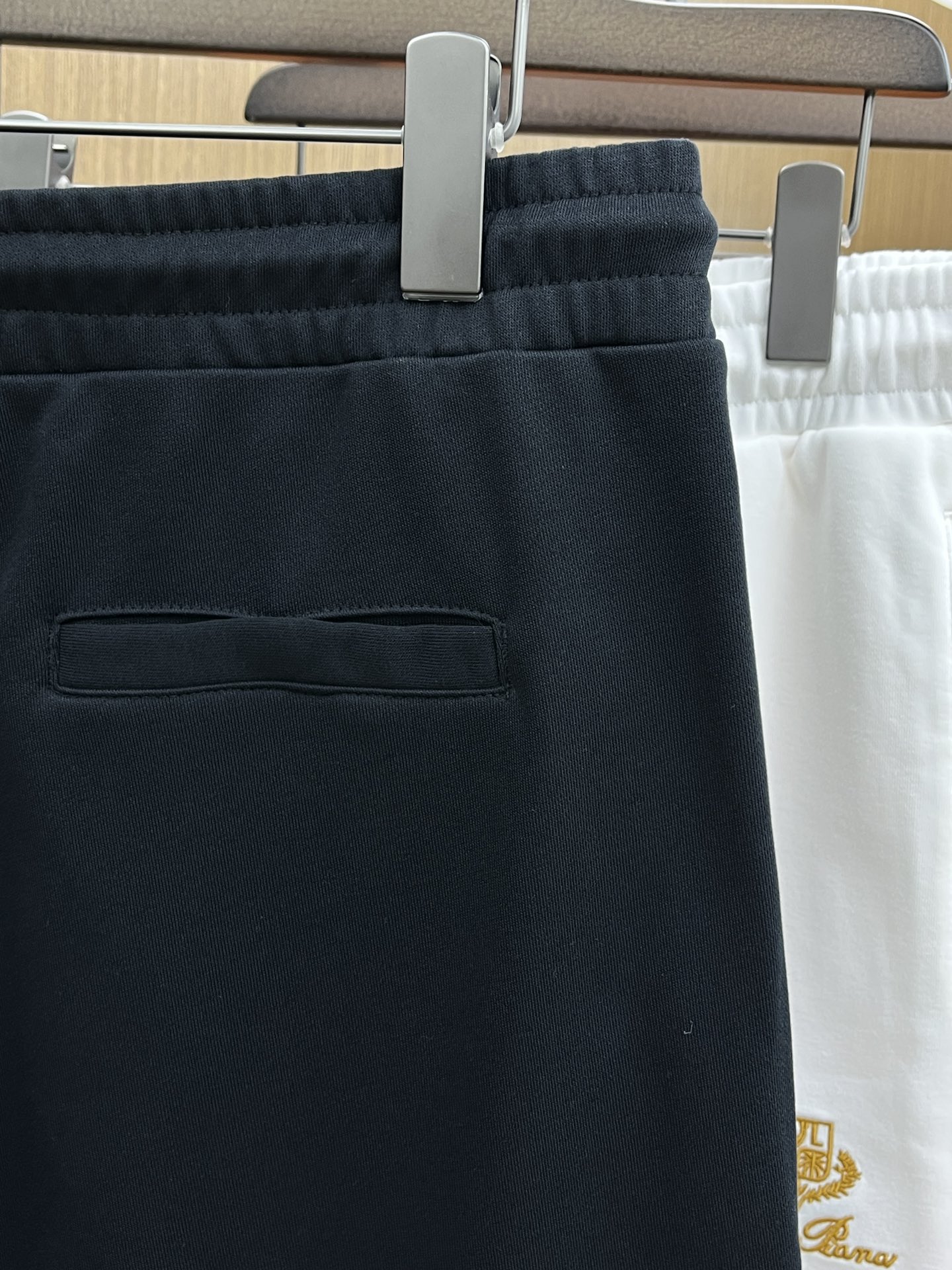 新品 lP🆕 🔥Ss春夏新款独家专供新款休闲短裤🩳高端版本 定制面料 透气舒适度高，细节无可挑剔，品牌元