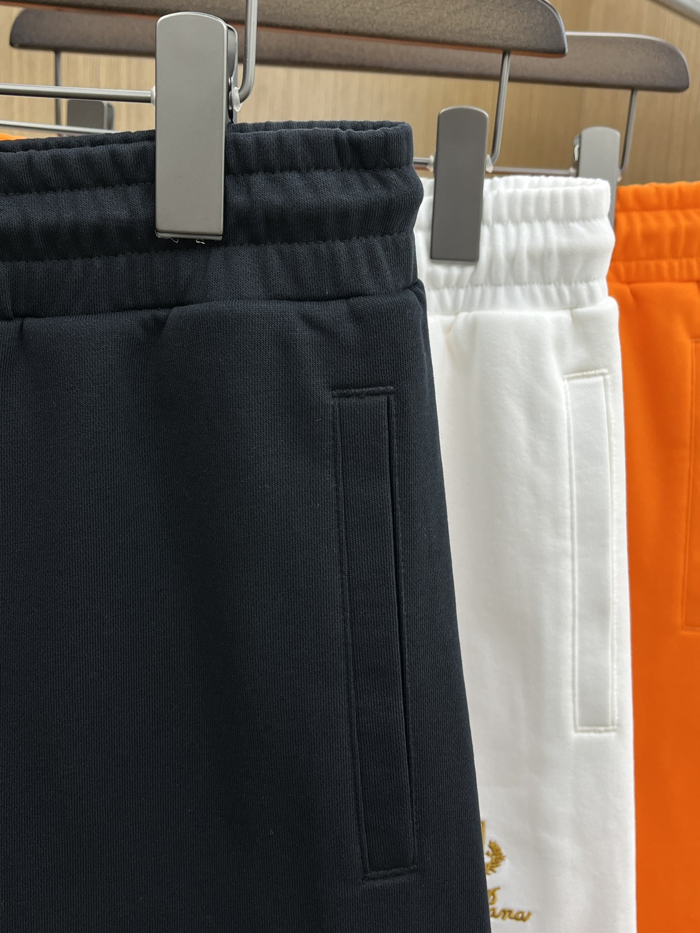 新品 lP🆕 🔥Ss春夏新款独家专供新款休闲短裤🩳高端版本 定制面料 透气舒适度高，细节无可挑剔，品牌元