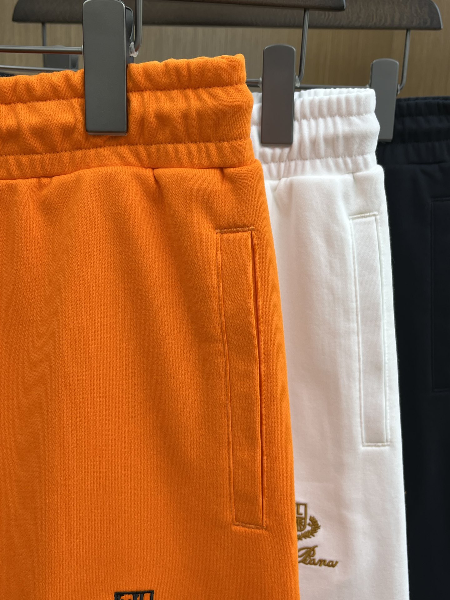 新品 lP🆕 🔥Ss春夏新款独家专供新款休闲短裤🩳高端版本 定制面料 透气舒适度高，细节无可挑剔，品牌元