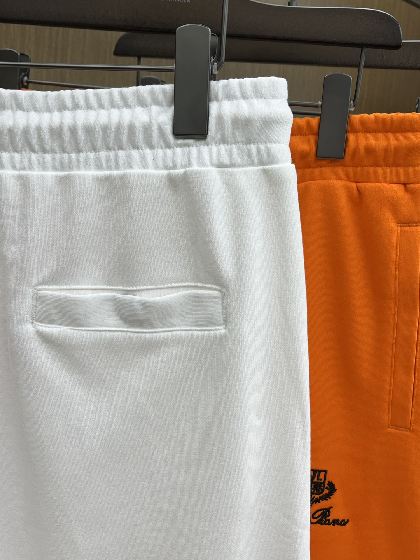 新品 lP🆕 🔥Ss春夏新款独家专供新款休闲短裤🩳高端版本 定制面料 透气舒适度高，细节无可挑剔，品牌元