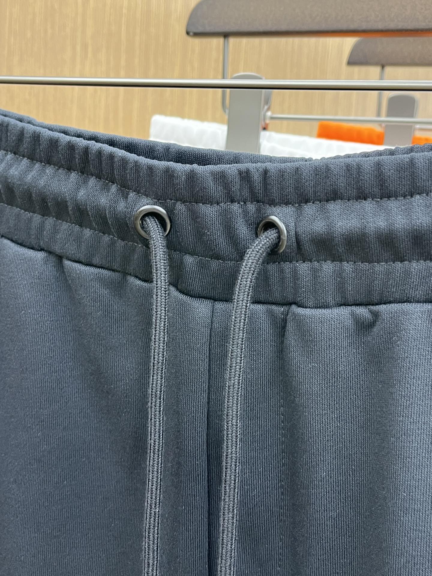 新品 Mon 🔥Ss春夏新款独家专供新款休闲短裤🩳高端版本 定制面料 透气舒适度高，细节无可挑剔，品牌元