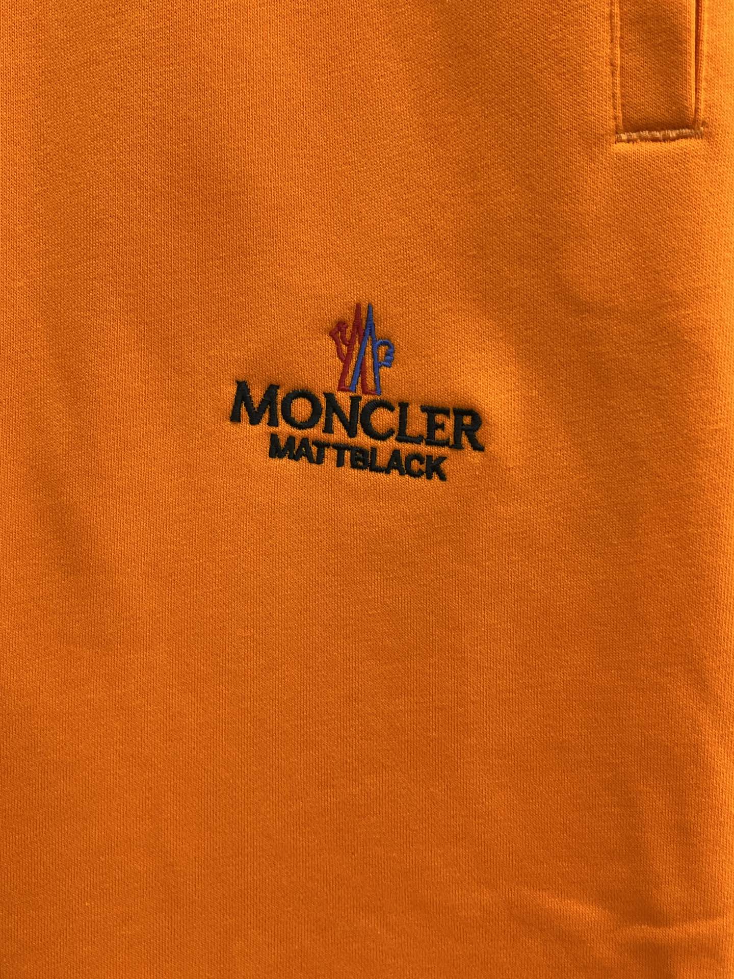 新品 Mon 🔥Ss春夏新款独家专供新款休闲短裤🩳高端版本 定制面料 透气舒适度高，细节无可挑剔，品牌元