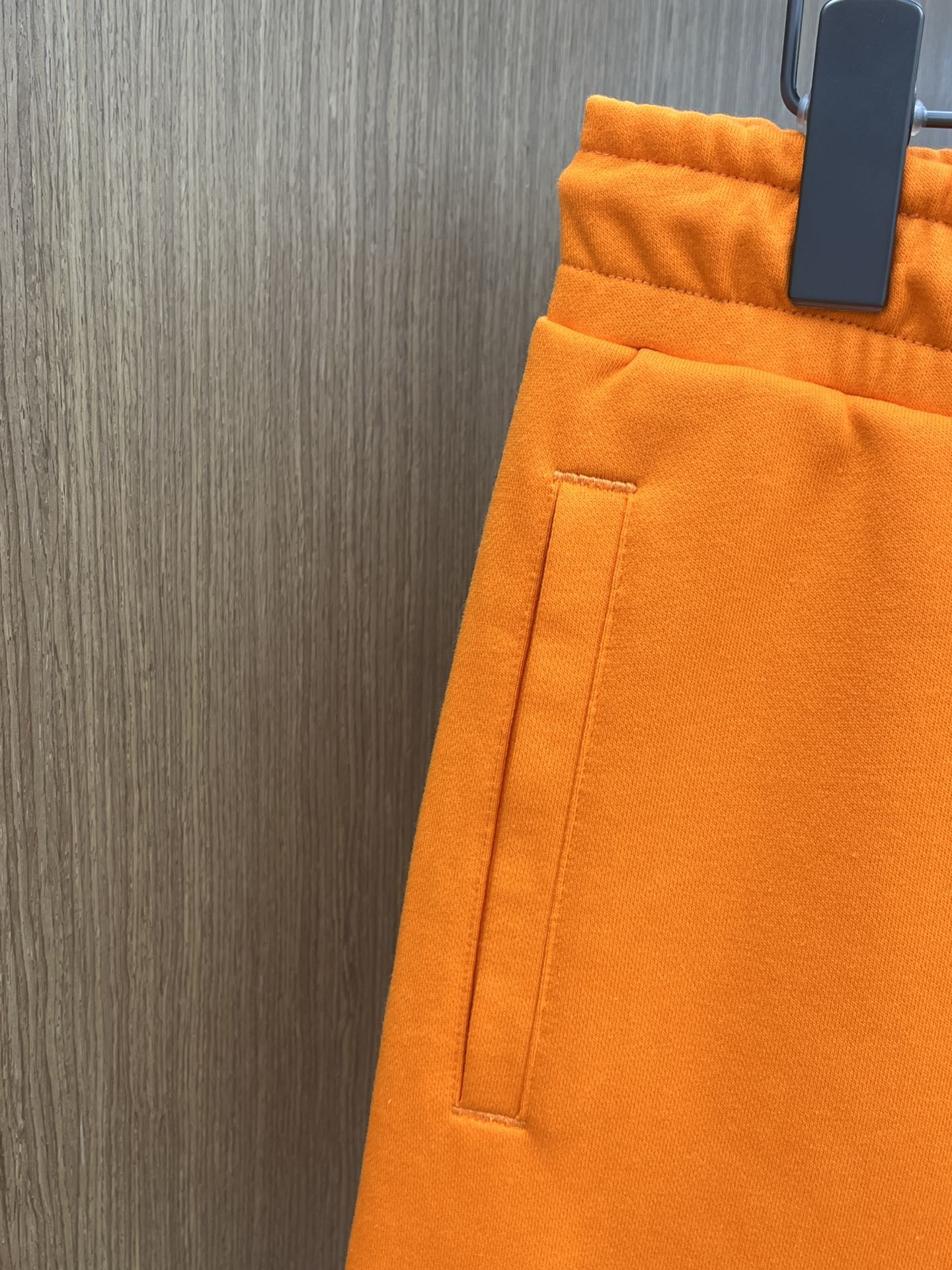 新品 Mon 🔥Ss春夏新款独家专供新款休闲短裤🩳高端版本 定制面料 透气舒适度高，细节无可挑剔，品牌元