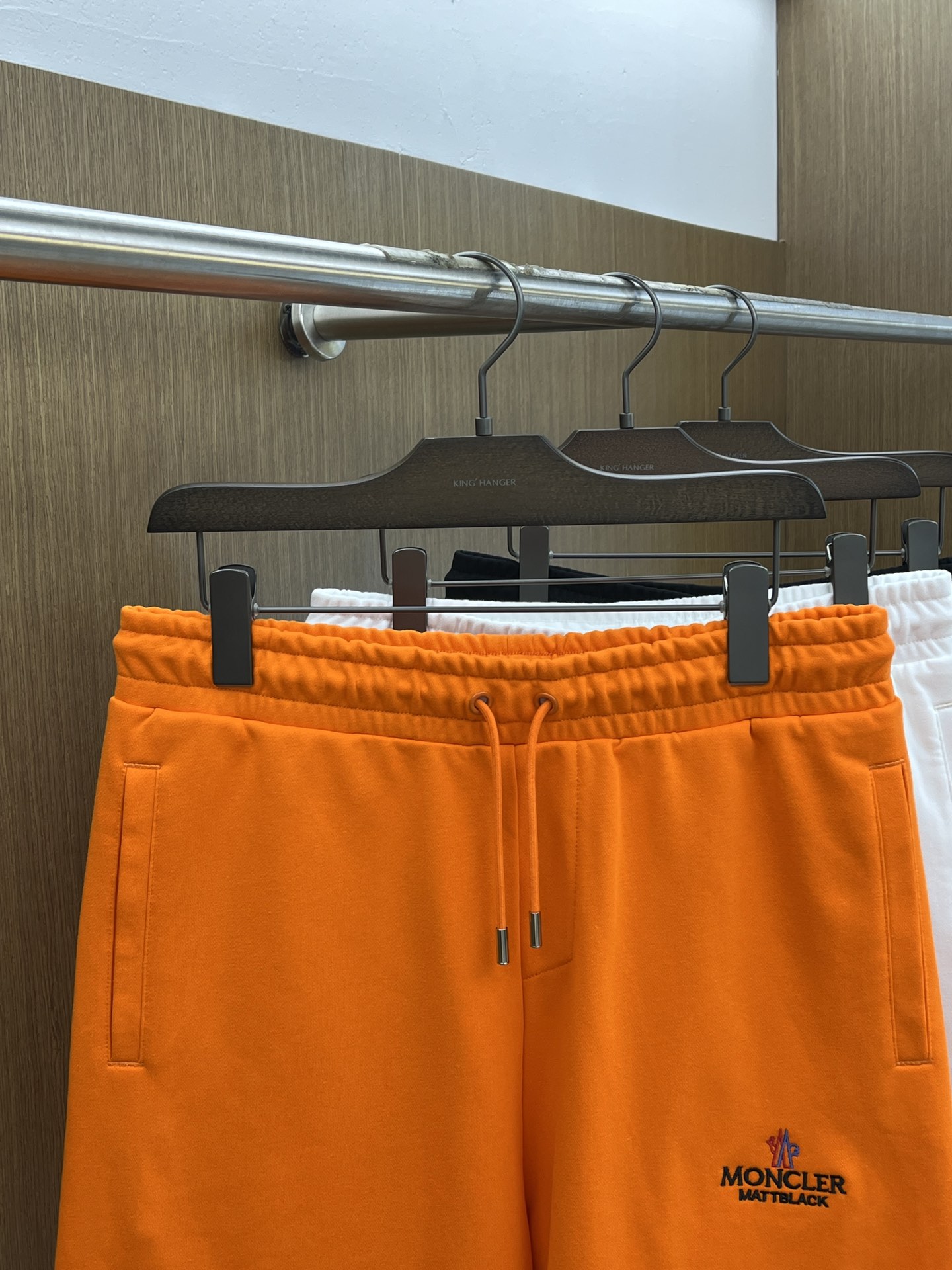 新品 Mon 🔥Ss春夏新款独家专供新款休闲短裤🩳高端版本 定制面料 透气舒适度高，细节无可挑剔，品牌元