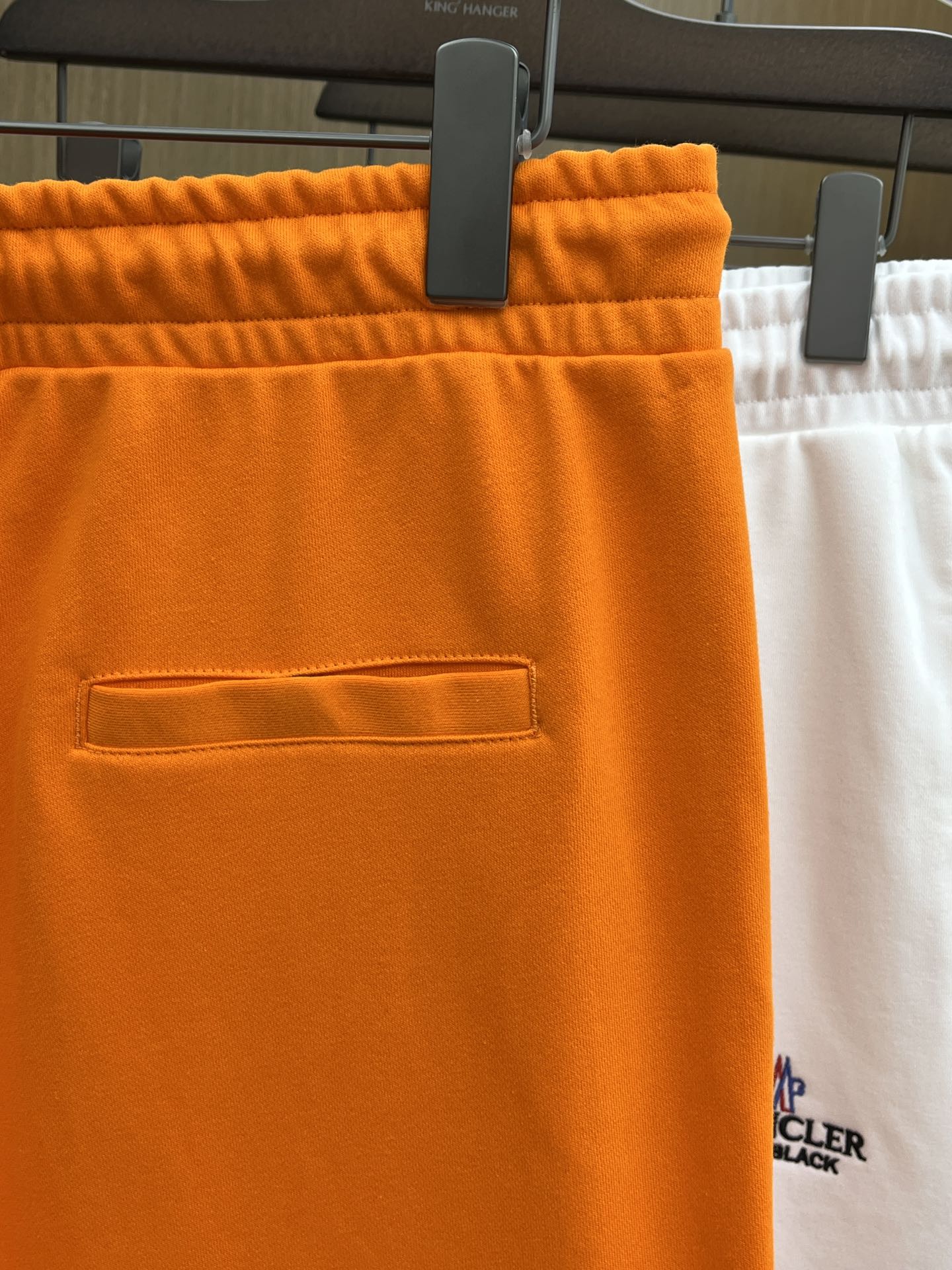 新品 Mon 🔥Ss春夏新款独家专供新款休闲短裤🩳高端版本 定制面料 透气舒适度高，细节无可挑剔，品牌元