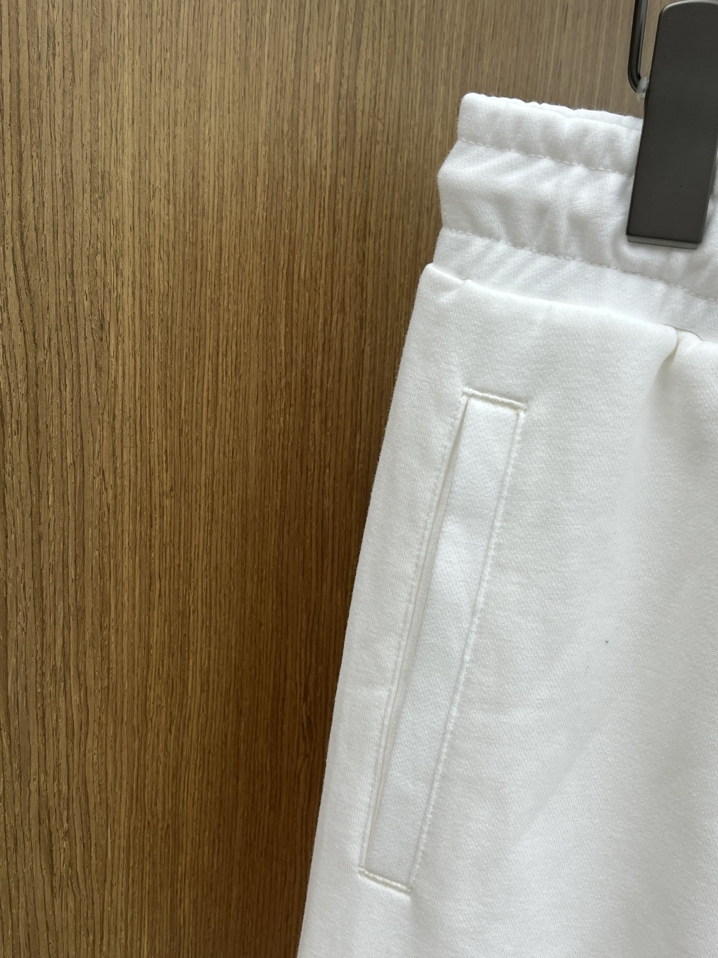 新品 Mon 🔥Ss春夏新款独家专供新款休闲短裤🩳高端版本 定制面料 透气舒适度高，细节无可挑剔，品牌元