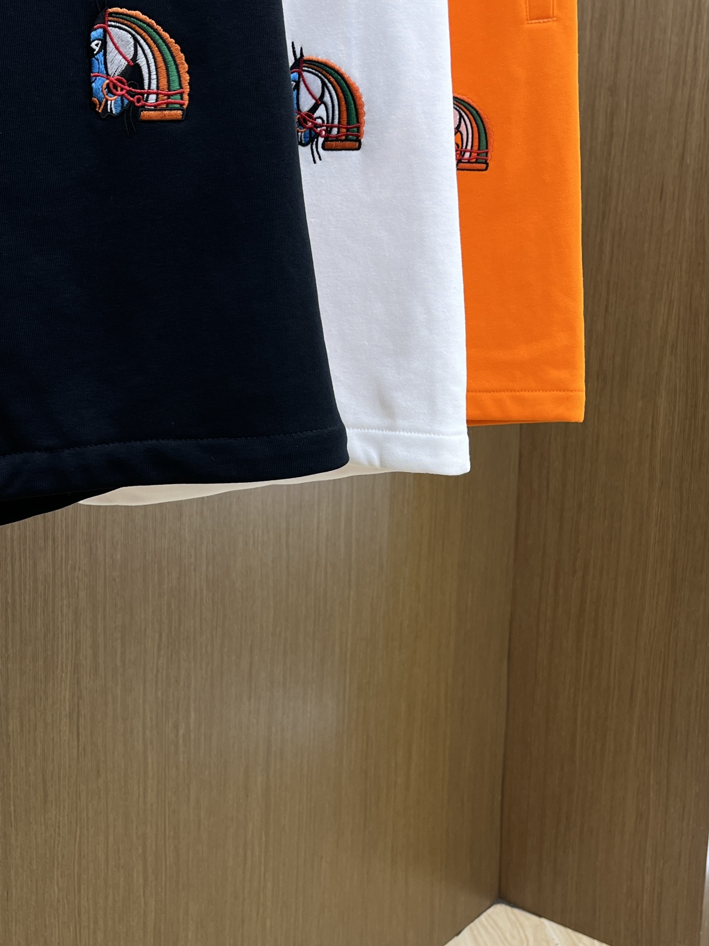 新品 Her 🔥Ss春夏新款独家专供新款休闲短裤🩳高端版本 定制面料 透气舒适度高，细节无可挑剔，品牌元