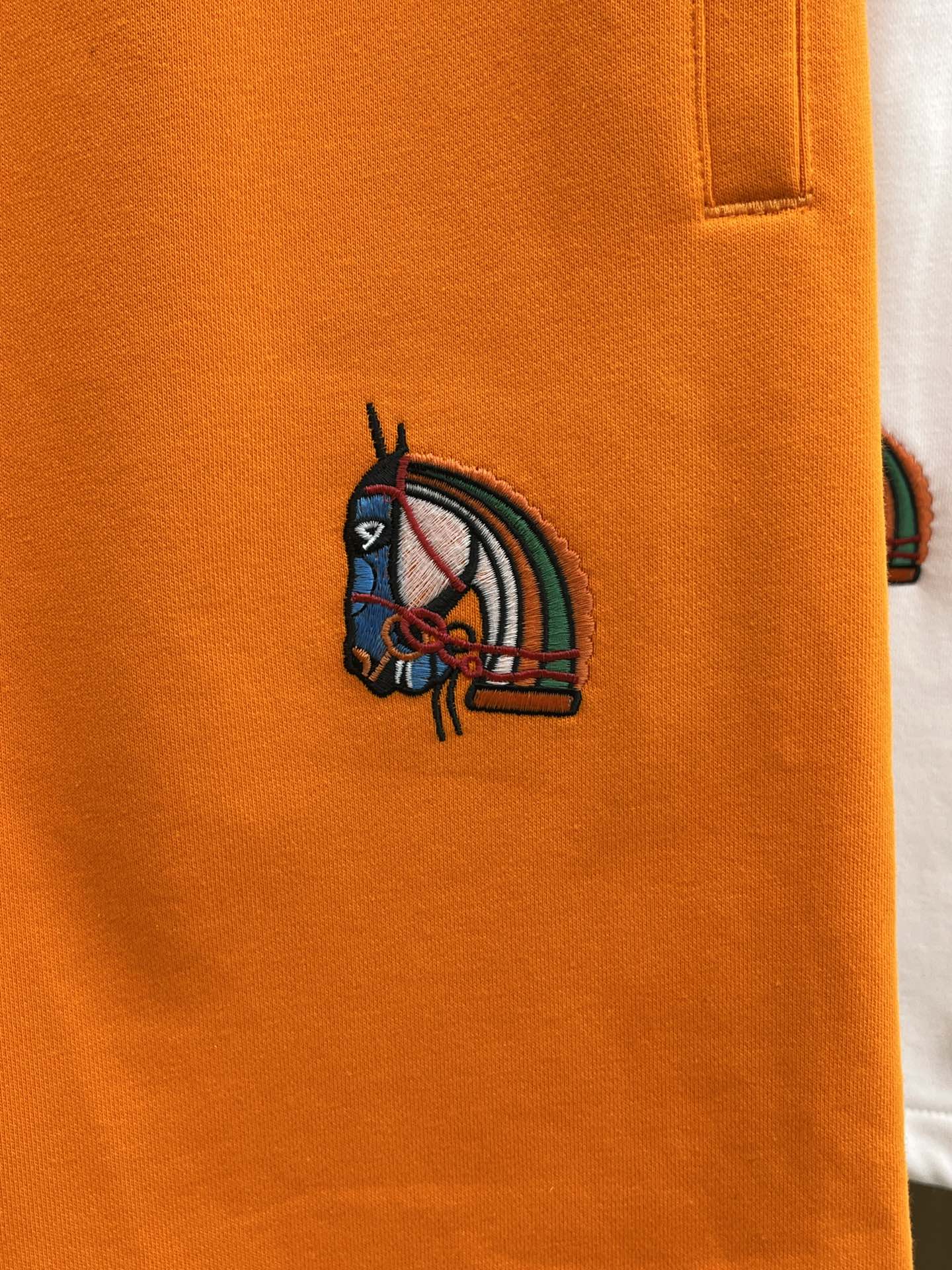 新品 Her 🔥Ss春夏新款独家专供新款休闲短裤🩳高端版本 定制面料 透气舒适度高，细节无可挑剔，品牌元