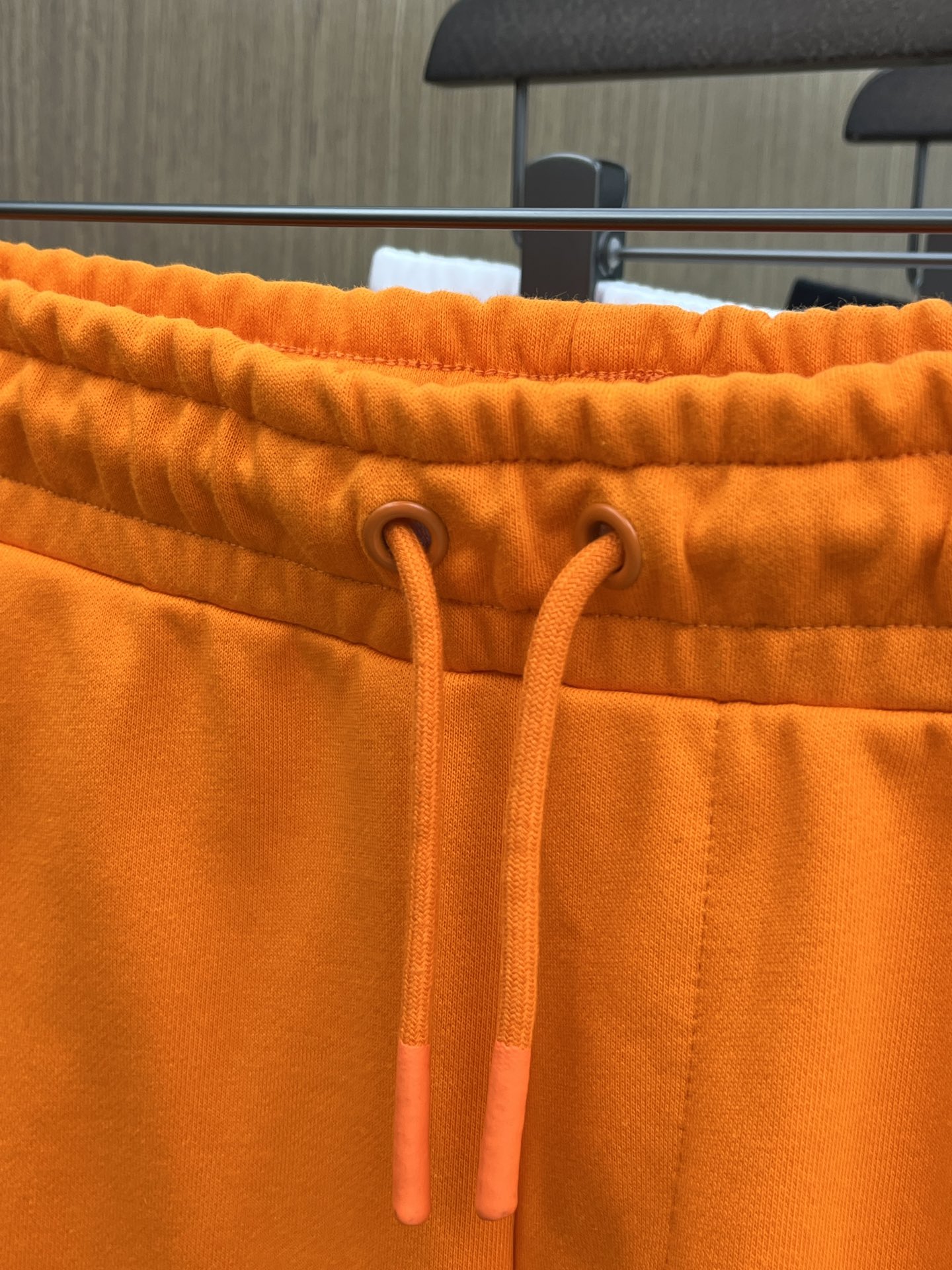 新品 Her 🔥Ss春夏新款独家专供新款休闲短裤🩳高端版本 定制面料 透气舒适度高，细节无可挑剔，品牌元