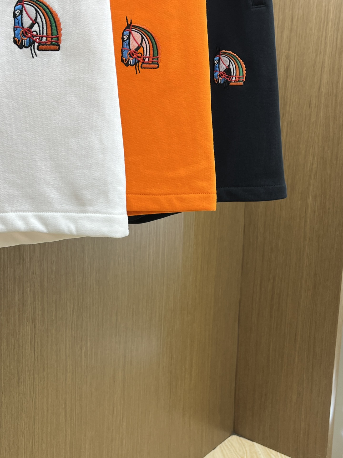 新品 Her 🔥Ss春夏新款独家专供新款休闲短裤🩳高端版本 定制面料 透气舒适度高，细节无可挑剔，品牌元