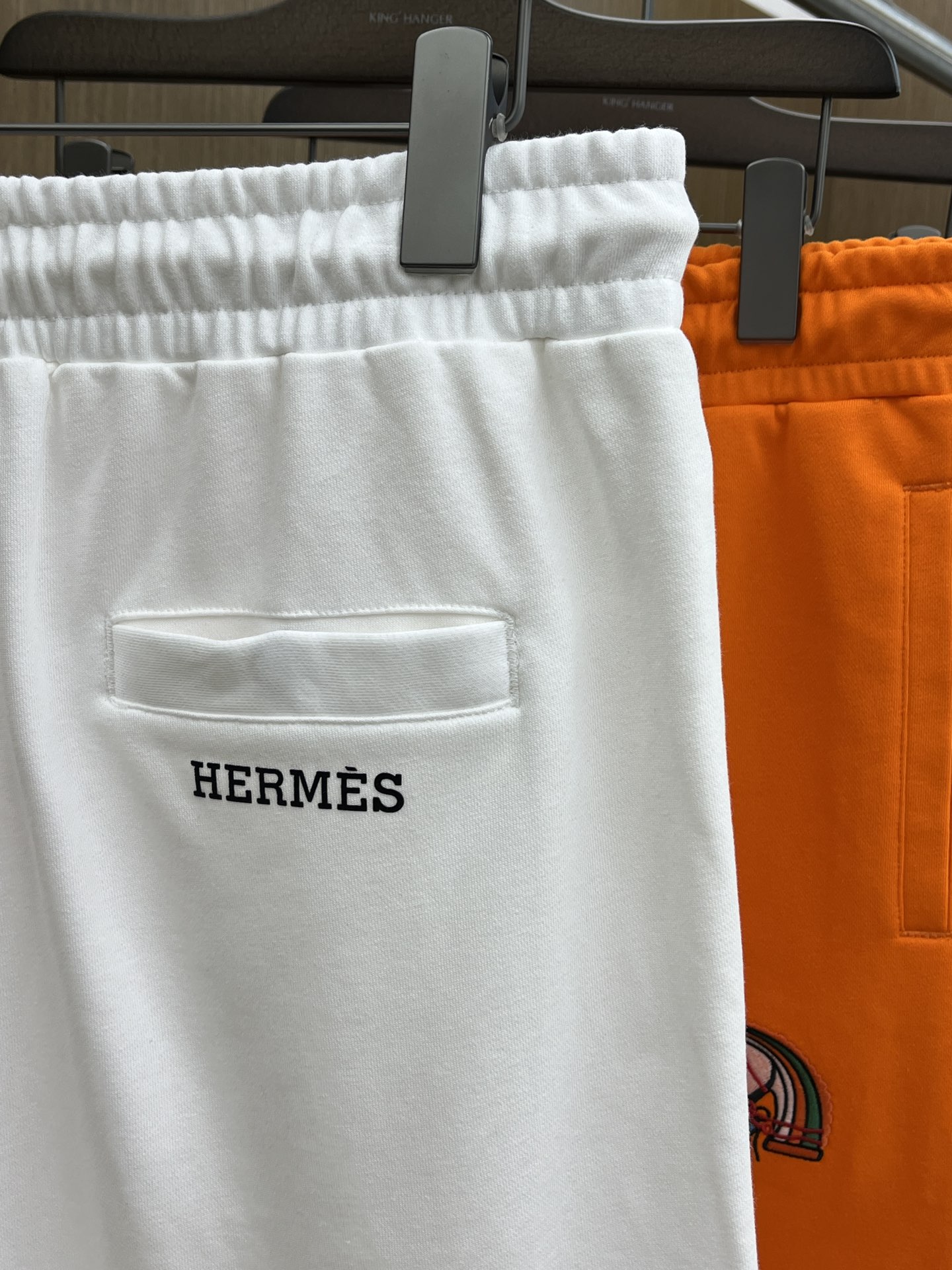 新品 Her 🔥Ss春夏新款独家专供新款休闲短裤🩳高端版本 定制面料 透气舒适度高，细节无可挑剔，品牌元