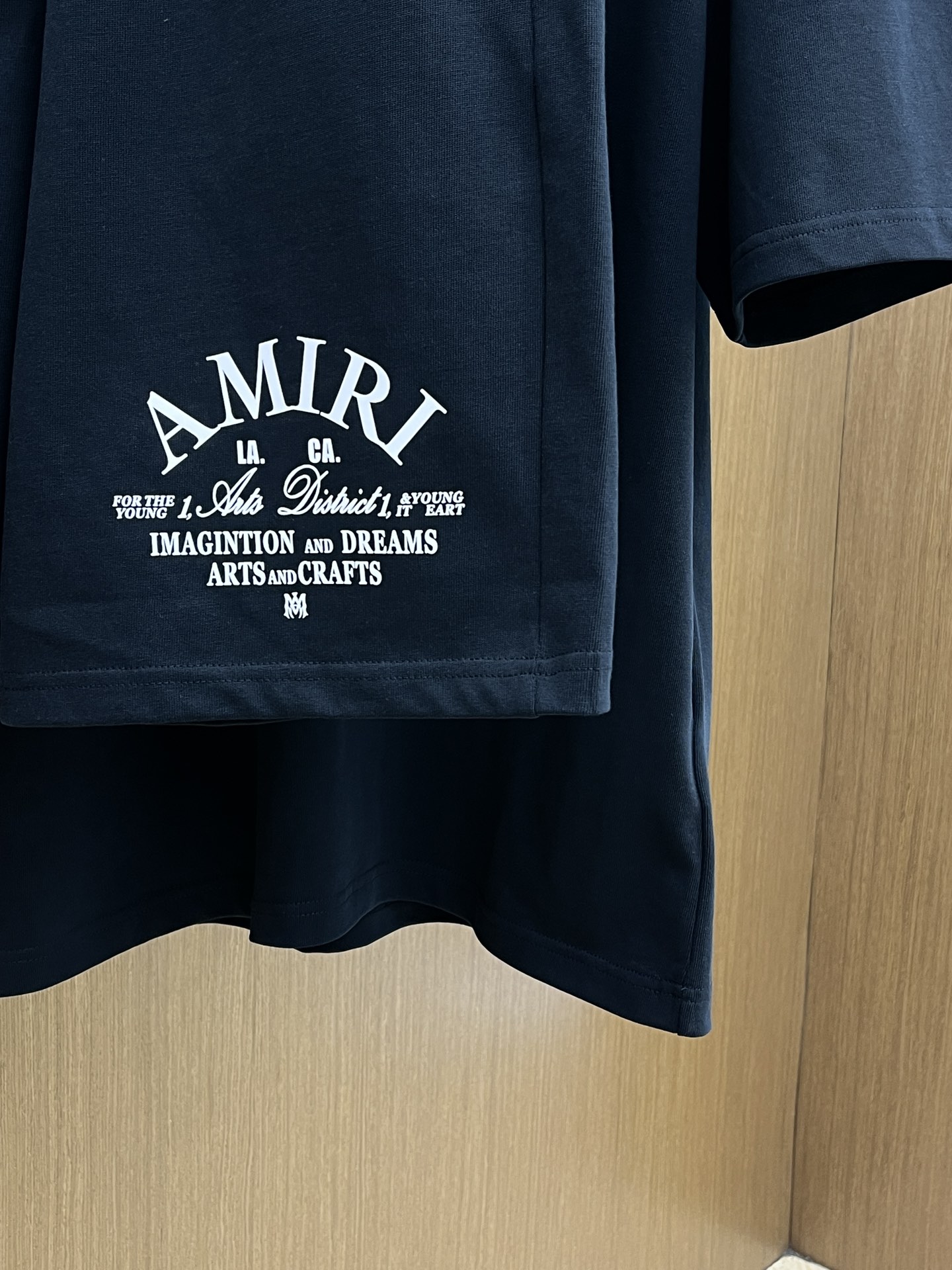 新款/套 AMIRI 🔥🔥春夏最新款休闲短裤短袖套装，男女款👫 贸易公司渠道稀出，同步官网发售！基本每一