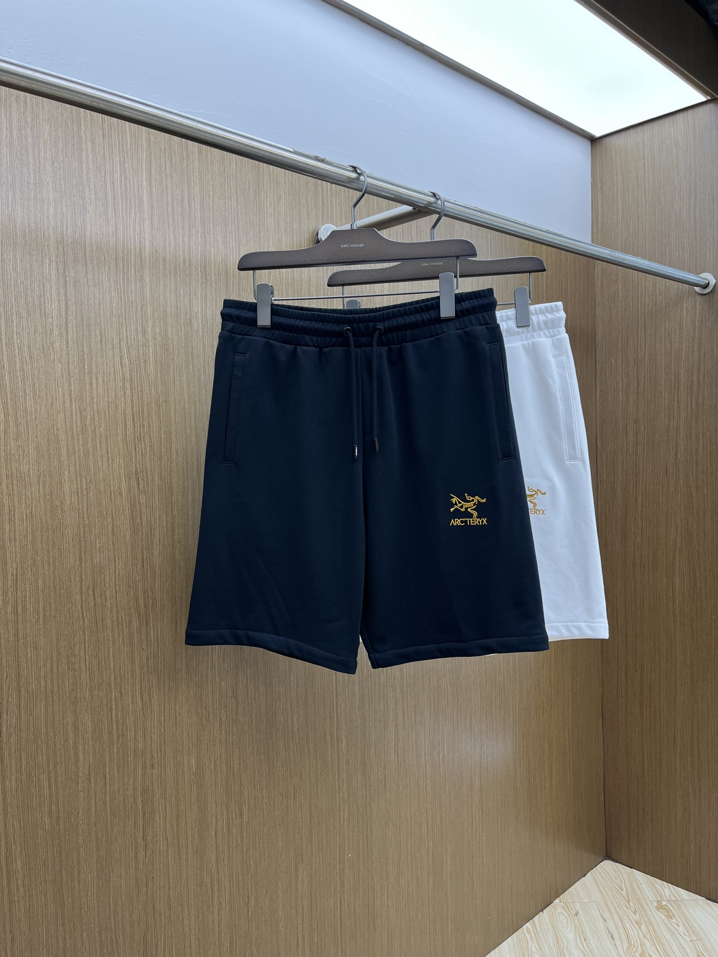 新品 ARC 🔥Ss春夏新款独家专供新款休闲短裤🩳高端版本 定制面料 透气舒适度高，细节无可挑剔，品牌元