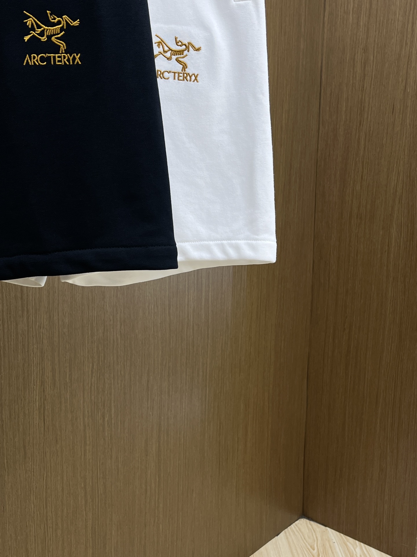 新品 ARC 🔥Ss春夏新款独家专供新款休闲短裤🩳高端版本 定制面料 透气舒适度高，细节无可挑剔，品牌元