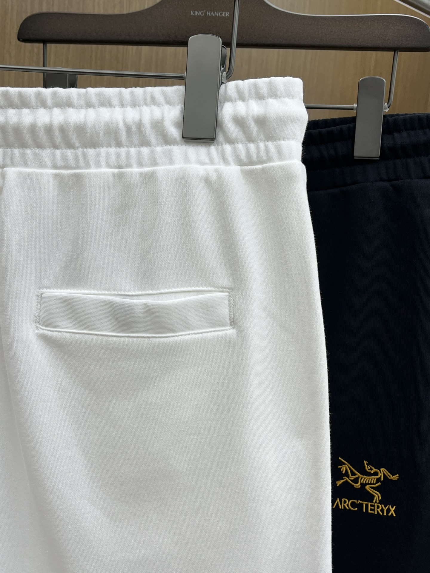 新品 ARC 🔥Ss春夏新款独家专供新款休闲短裤🩳高端版本 定制面料 透气舒适度高，细节无可挑剔，品牌元