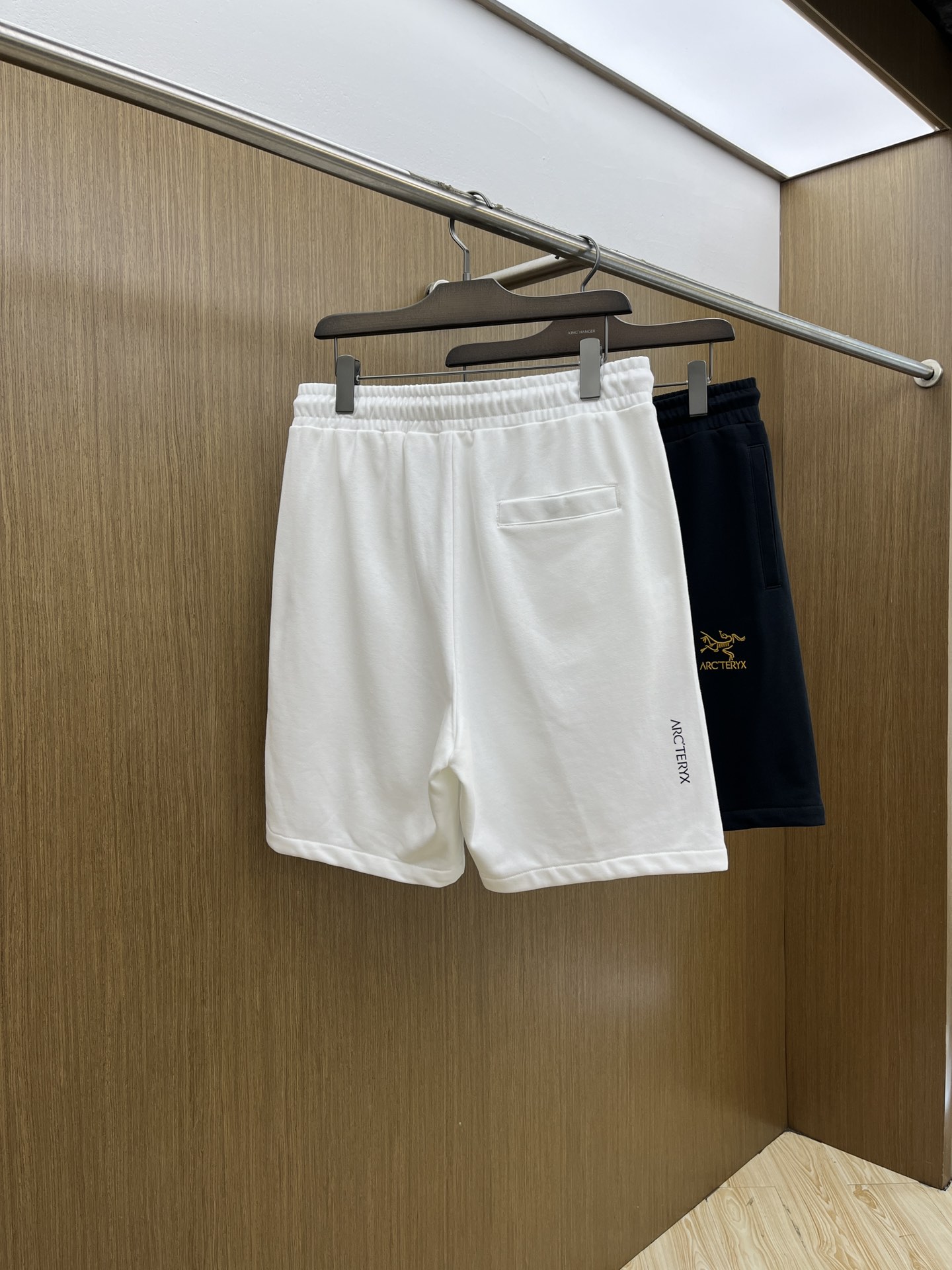 新品 ARC 🔥Ss春夏新款独家专供新款休闲短裤🩳高端版本 定制面料 透气舒适度高，细节无可挑剔，品牌元