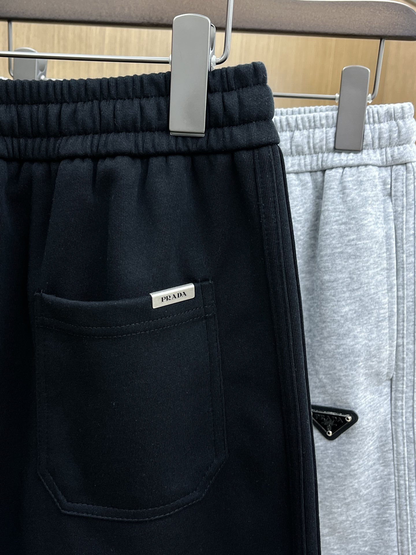 新品 PD 🔥Ss春夏新款独家专供新款休闲短裤🩳高端版本 定制面料 透气舒适度高，细节无可挑剔，品牌元素