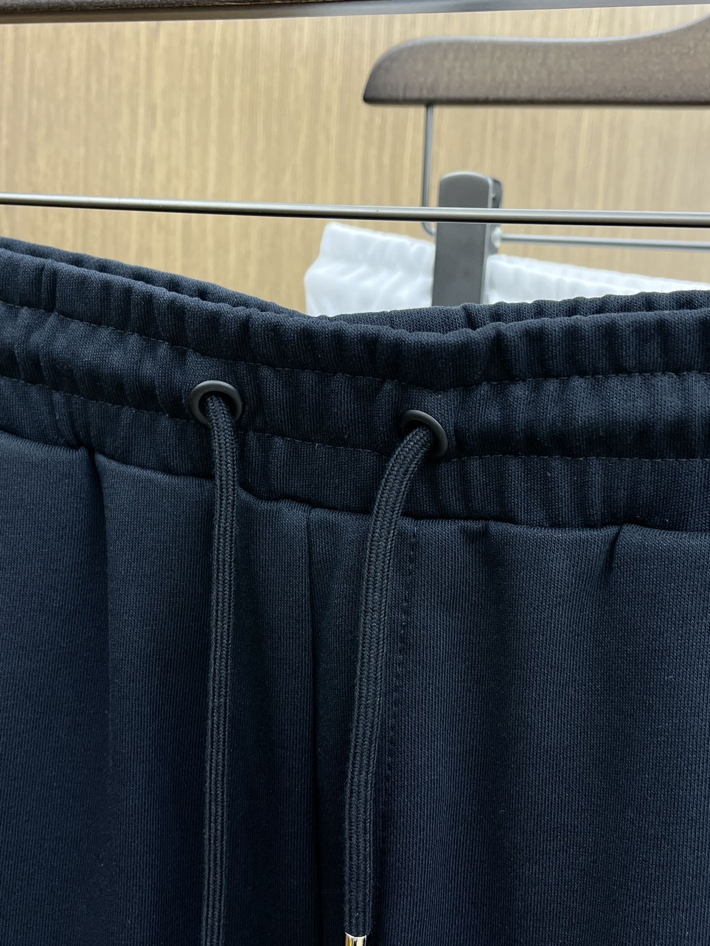 新品 Loe 🔥Ss春夏新款独家专供新款休闲短裤🩳高端版本 定制面料 透气舒适度高，细节无可挑剔，品牌元