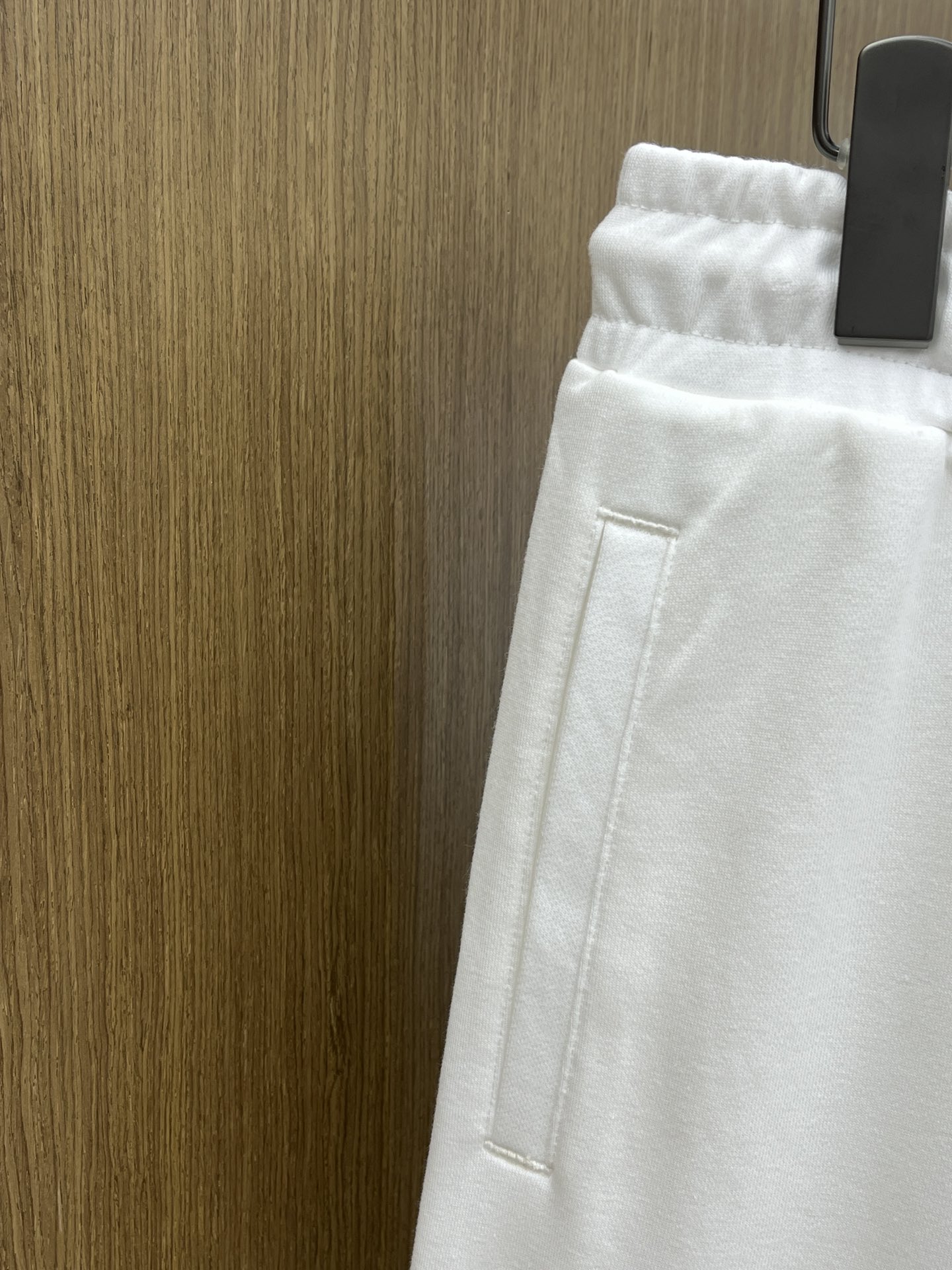 新品 Loe 🔥Ss春夏新款独家专供新款休闲短裤🩳高端版本 定制面料 透气舒适度高，细节无可挑剔，品牌元