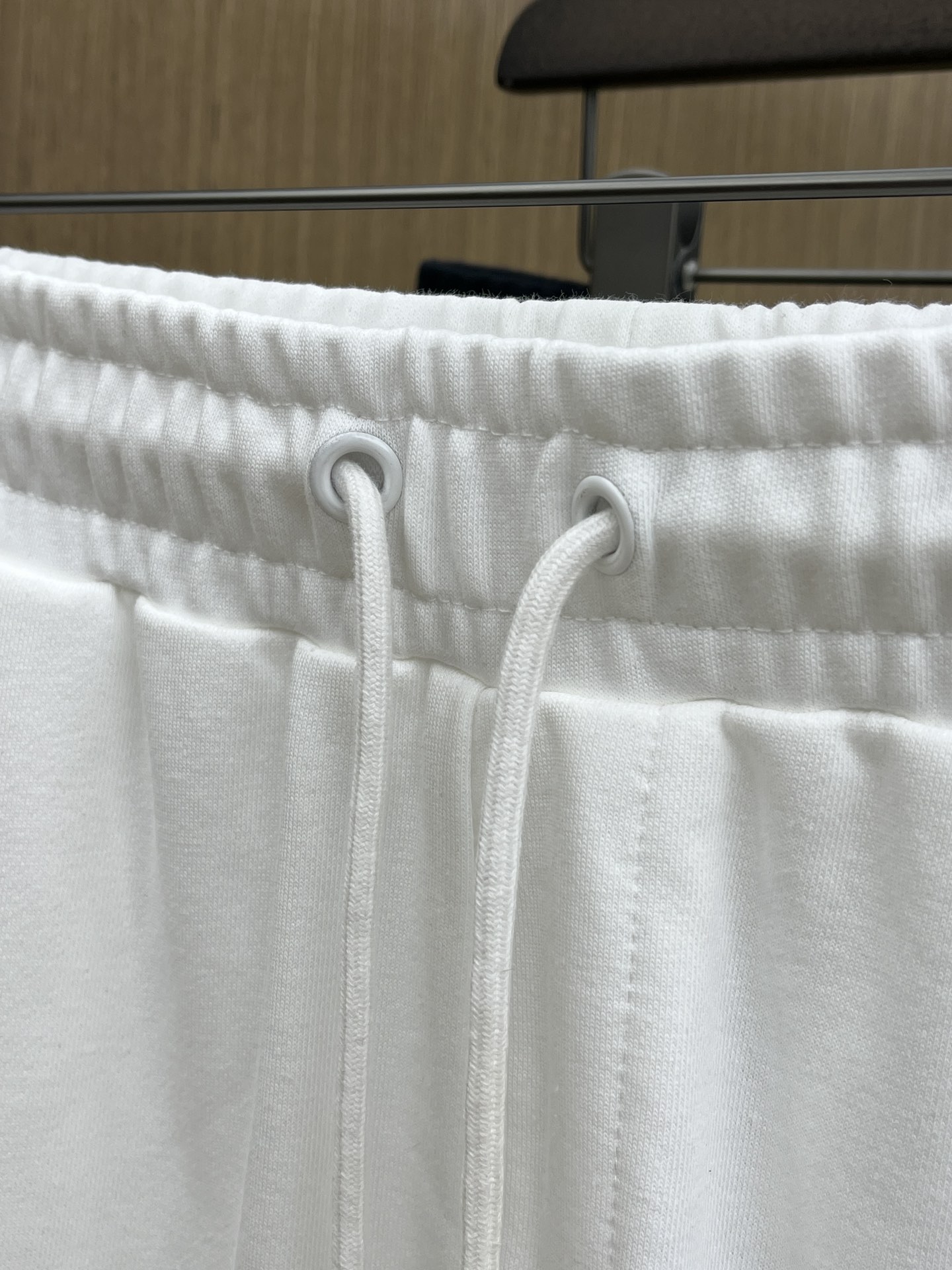 新品 Loe 🔥Ss春夏新款独家专供新款休闲短裤🩳高端版本 定制面料 透气舒适度高，细节无可挑剔，品牌元