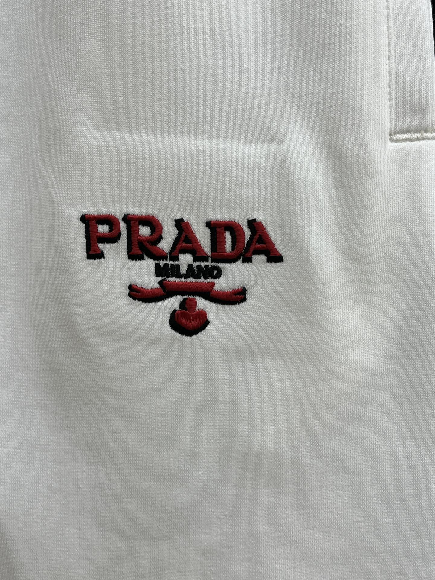 新品 PD 🔥Ss春夏新款独家专供新款休闲短裤🩳高端版本 定制面料 透气舒适度高，细节无可挑剔，品牌元素