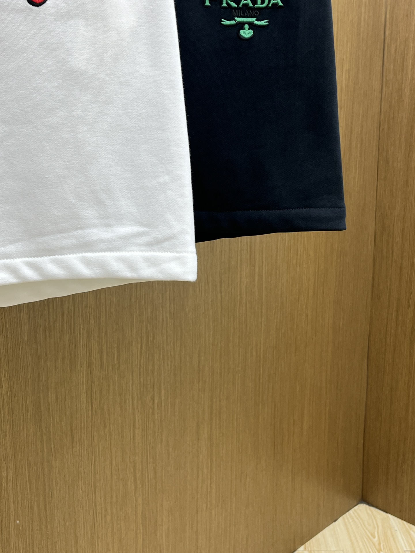 新品 PD 🔥Ss春夏新款独家专供新款休闲短裤🩳高端版本 定制面料 透气舒适度高，细节无可挑剔，品牌元素