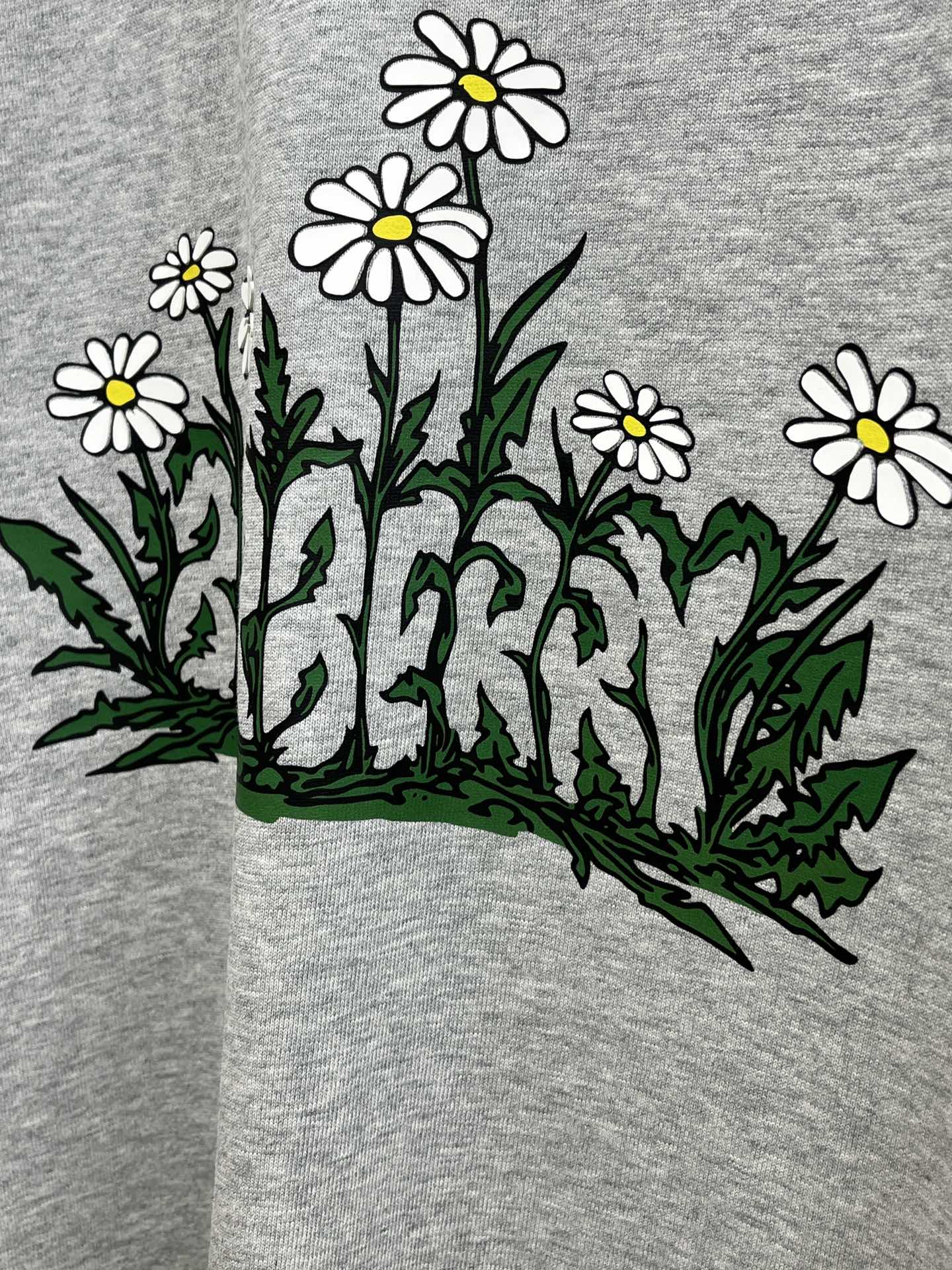 新款/套 BBR 🔥🔥春夏最新款休闲短裤短袖套装，男女款👫 贸易公司渠道稀出，同步官网发售！基本每一季都