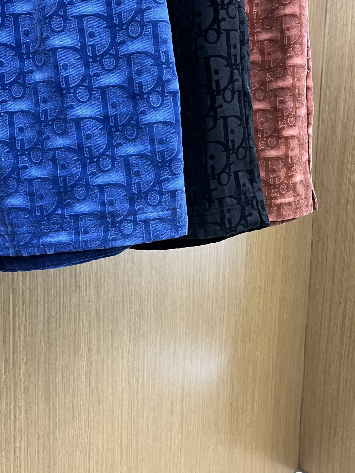  CD🔥年夏季最新爆款来袭 男士休闲短裤  定制的面料柔软轻盈，上身超级舒服，辅料五金全是定制原版配件，