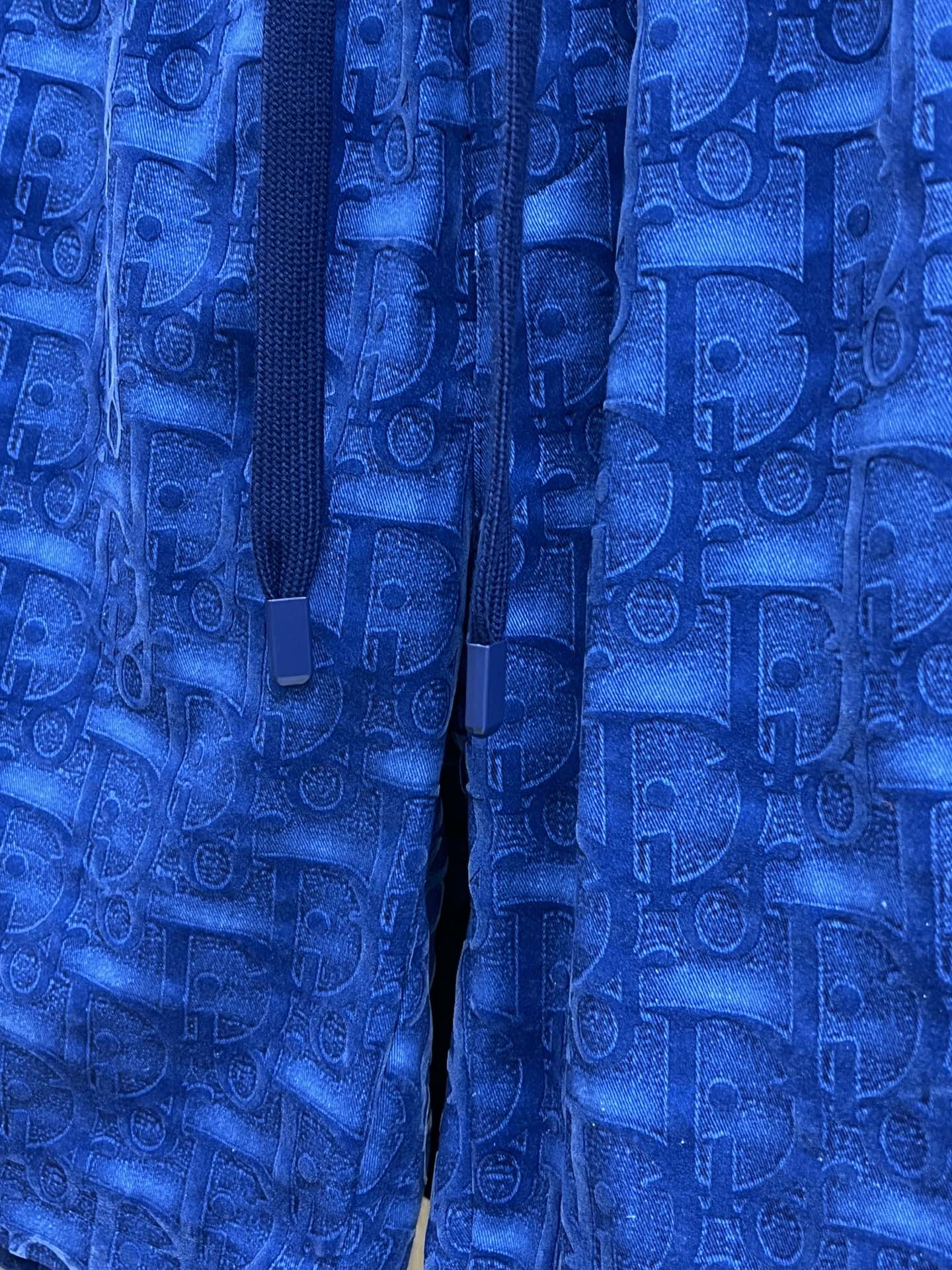  CD🔥年夏季最新爆款来袭 男士休闲短裤  定制的面料柔软轻盈，上身超级舒服，辅料五金全是定制原版配件，