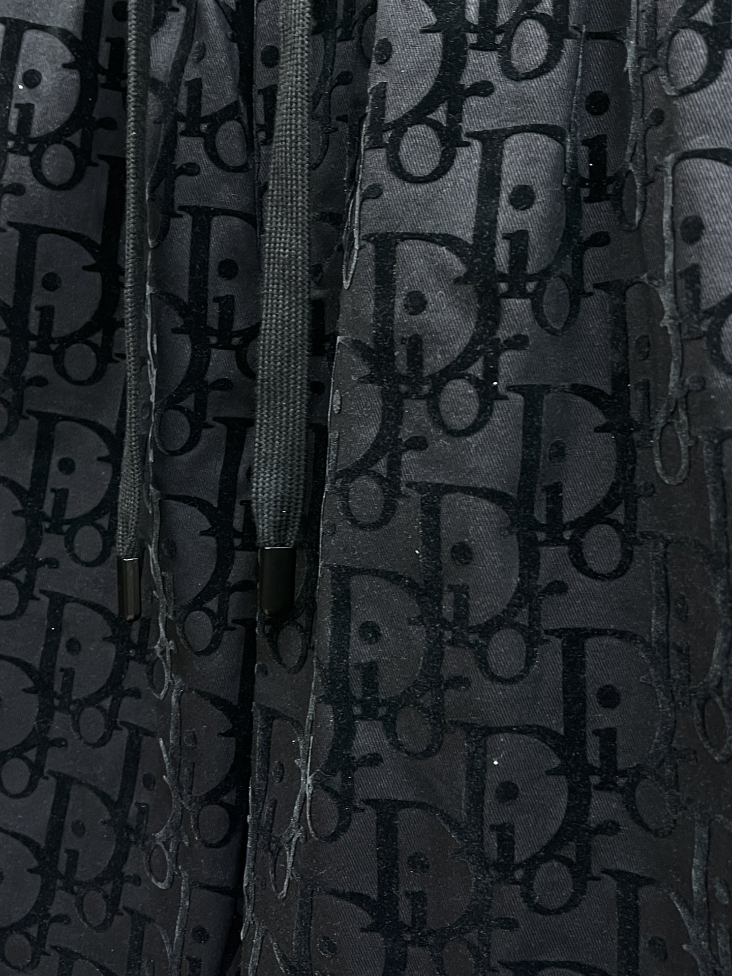  CD🔥年夏季最新爆款来袭 男士休闲短裤  定制的面料柔软轻盈，上身超级舒服，辅料五金全是定制原版配件，