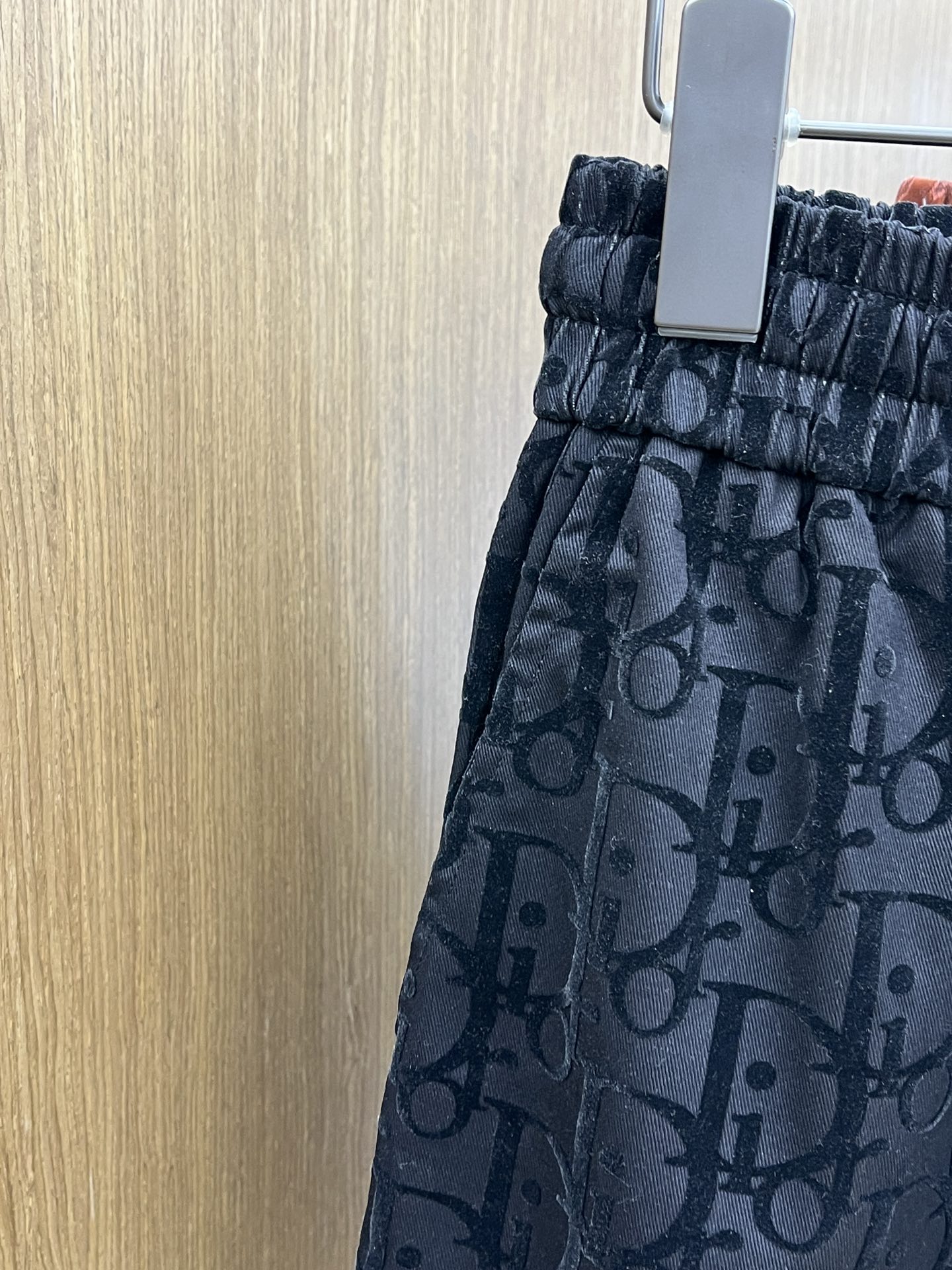  CD🔥年夏季最新爆款来袭 男士休闲短裤  定制的面料柔软轻盈，上身超级舒服，辅料五金全是定制原版配件，