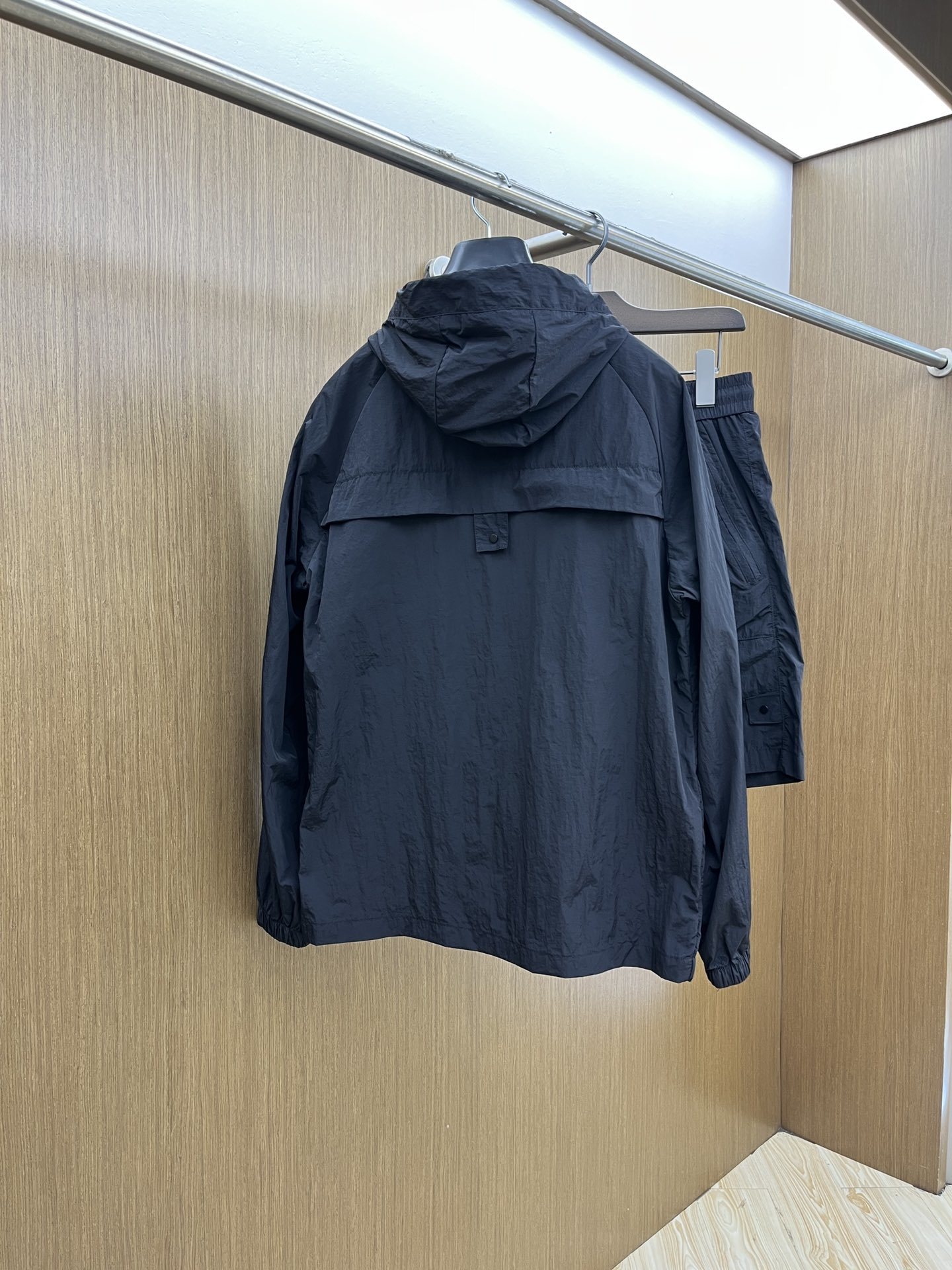 男女同款/套 Mon 🔥🔥春夏经典新款休闲防晒服套装 都市时尚休闲连帽款 超薄面料超软面料帅酷爆。时尚都