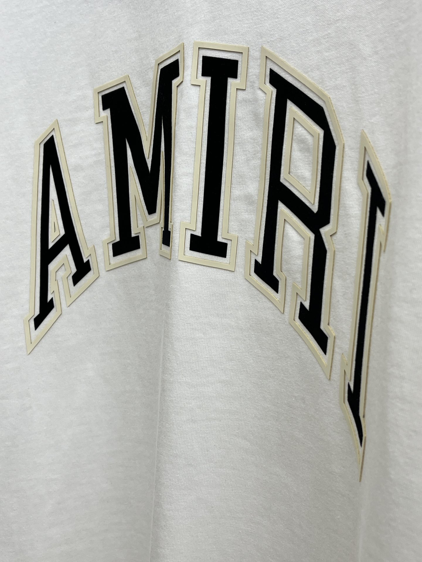 新款/套 AMIRI 🔥🔥春夏最新款休闲短裤短袖套装，男女款👫 贸易公司渠道稀出，同步官网发售！基本每一