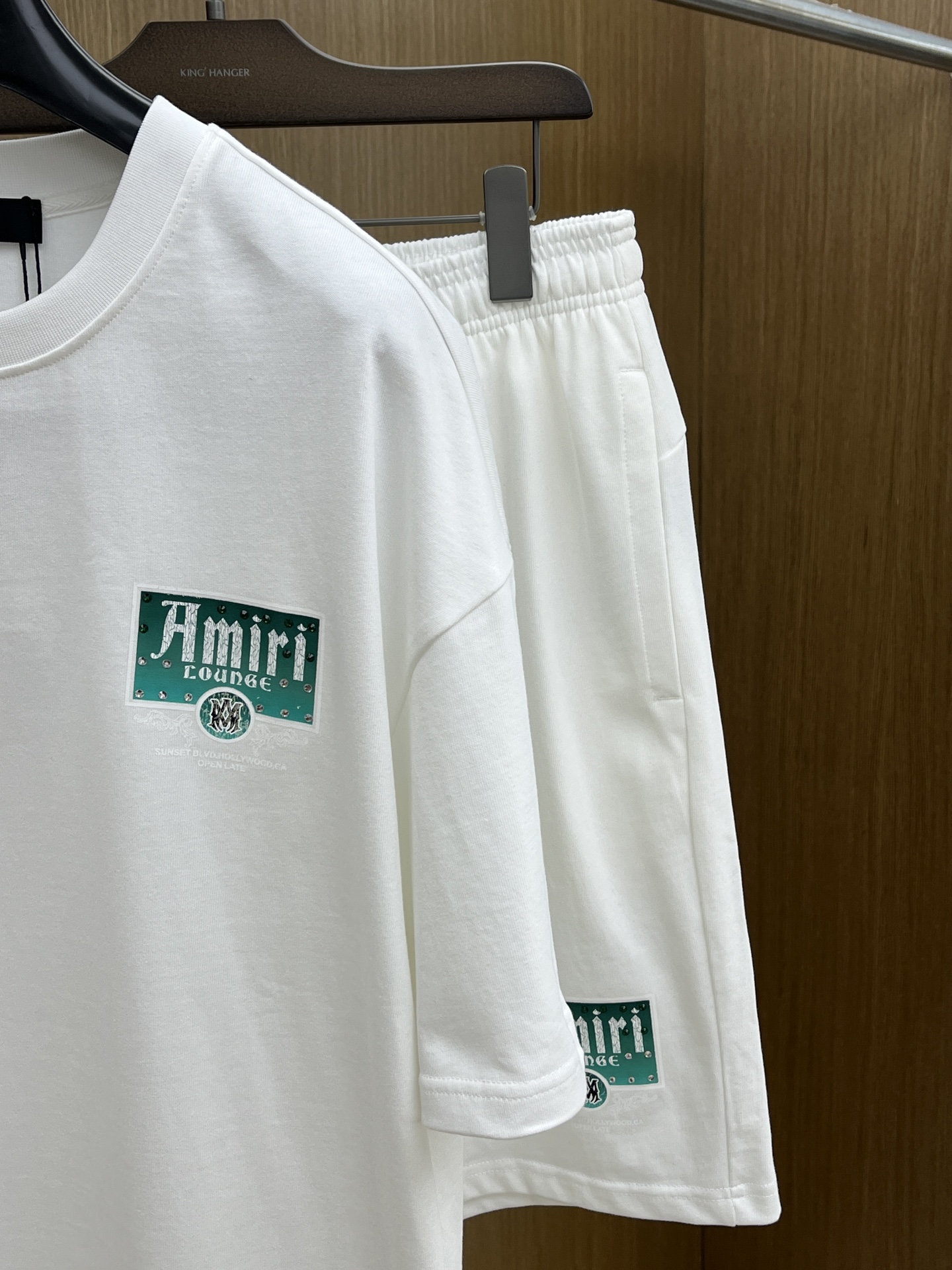 新款/套 ANIRI 🔥🔥春夏最新款休闲短裤短袖套装，男女款👫 贸易公司渠道稀出，同步官网发售！基本每一