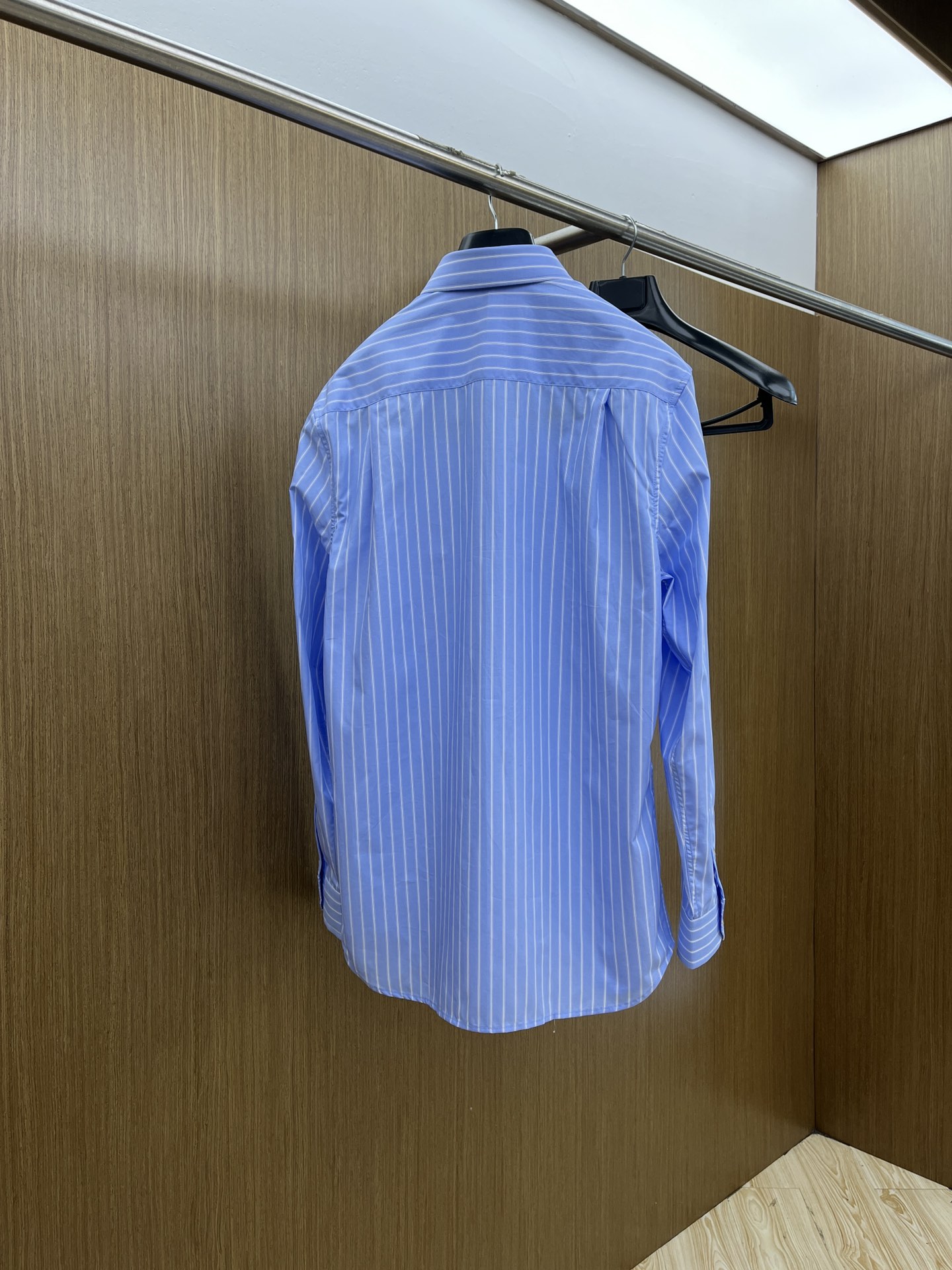 秋冬 Guc 🔥SS春夏新款时尚简约长袖衬衫，本款轻盈棉质衬衣采用全棉质地面料，经典简约设计搭配，清爽色