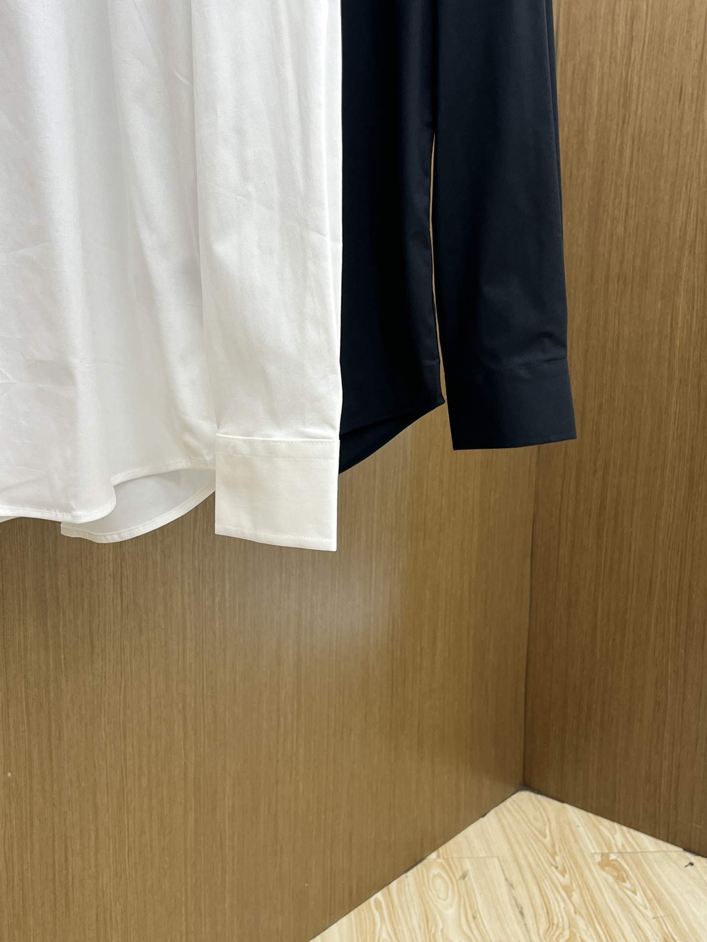 秋冬 BBR 🔥SS春夏新款时尚简约长袖衬衫，本款轻盈棉质衬衣采用全棉质地面料，经典简约设计搭配，清爽色