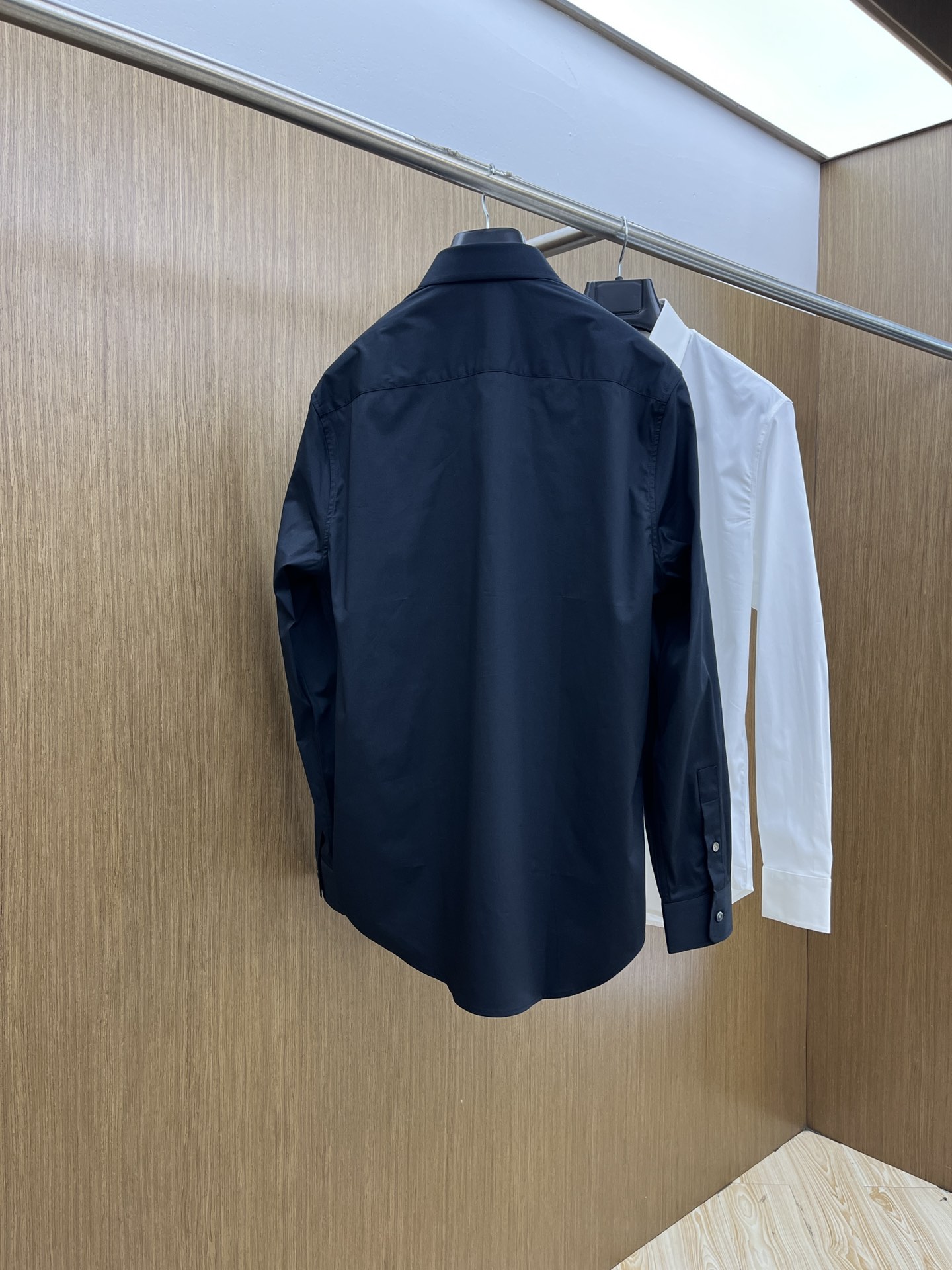 秋冬 BBR 🔥SS春夏新款时尚简约长袖衬衫，本款轻盈棉质衬衣采用全棉质地面料，经典简约设计搭配，清爽色