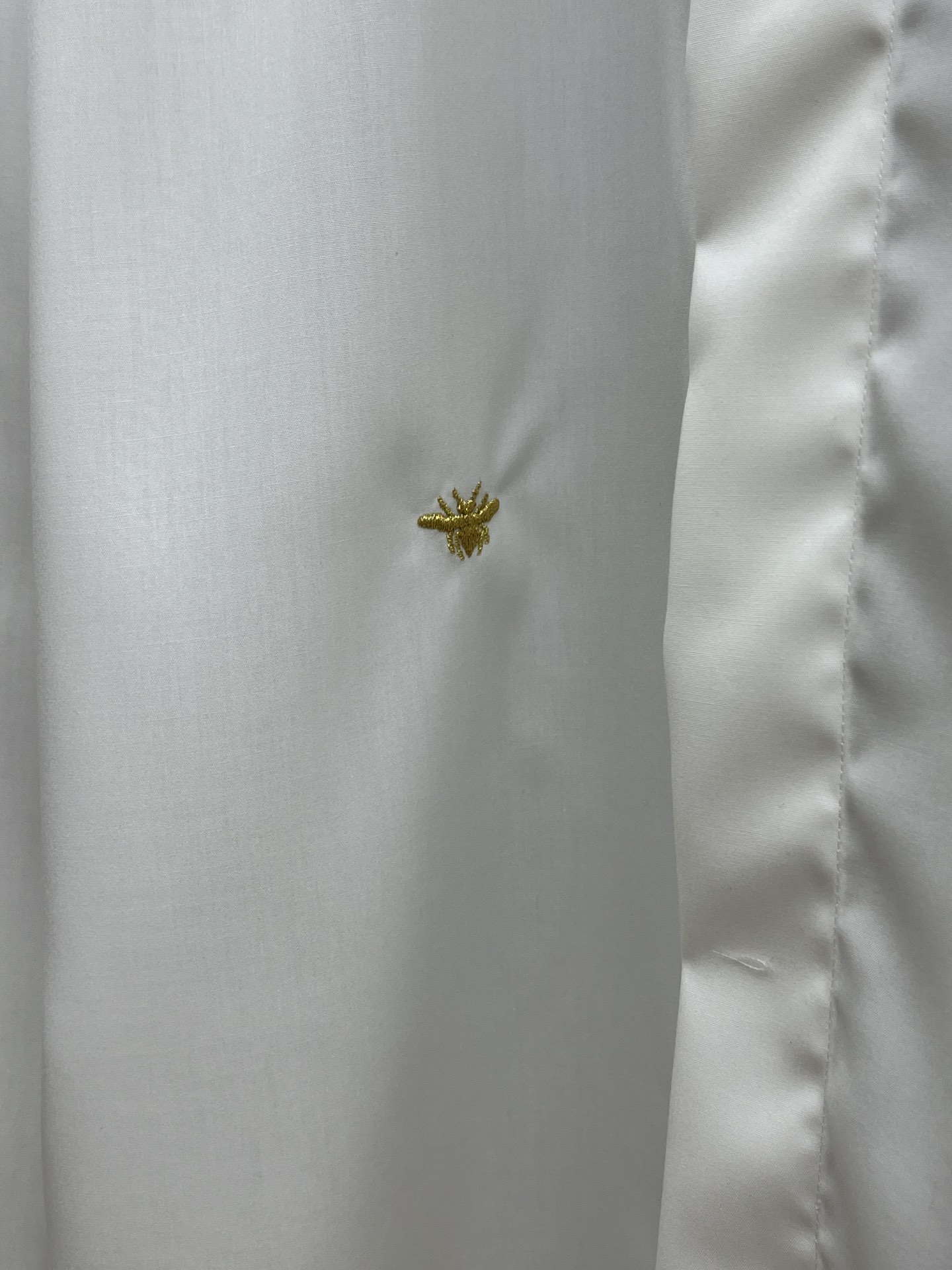 秋冬 CD 🔥SS春夏新款时尚简约长袖衬衫，本款轻盈棉质衬衣采用全棉质地面料，经典简约设计搭配，清爽色调