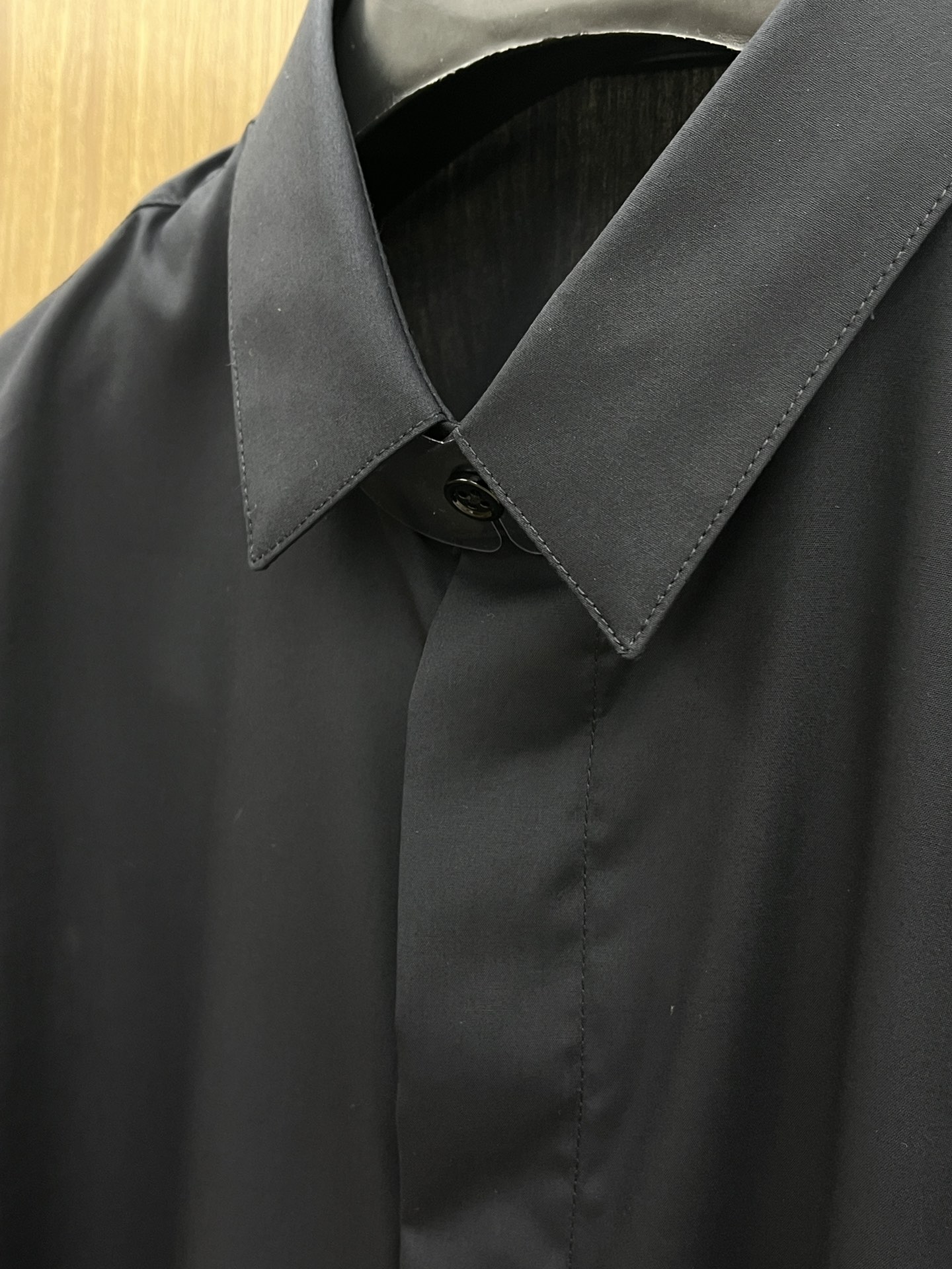 秋冬 CD 🔥SS春夏新款时尚简约长袖衬衫，本款轻盈棉质衬衣采用全棉质地面料，经典简约设计搭配，清爽色调