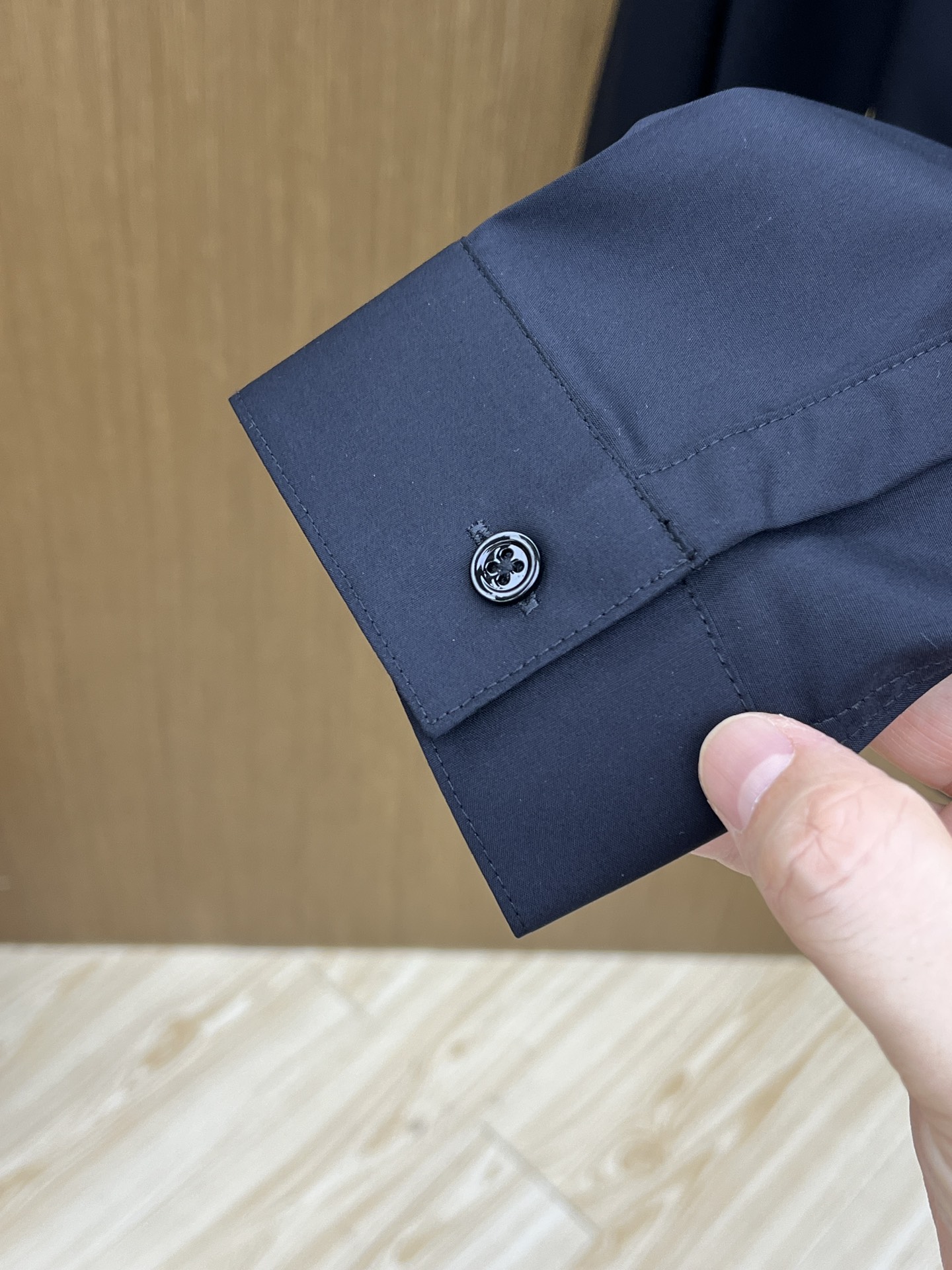 秋冬 CD 🔥SS春夏新款时尚简约长袖衬衫，本款轻盈棉质衬衣采用全棉质地面料，经典简约设计搭配，清爽色调