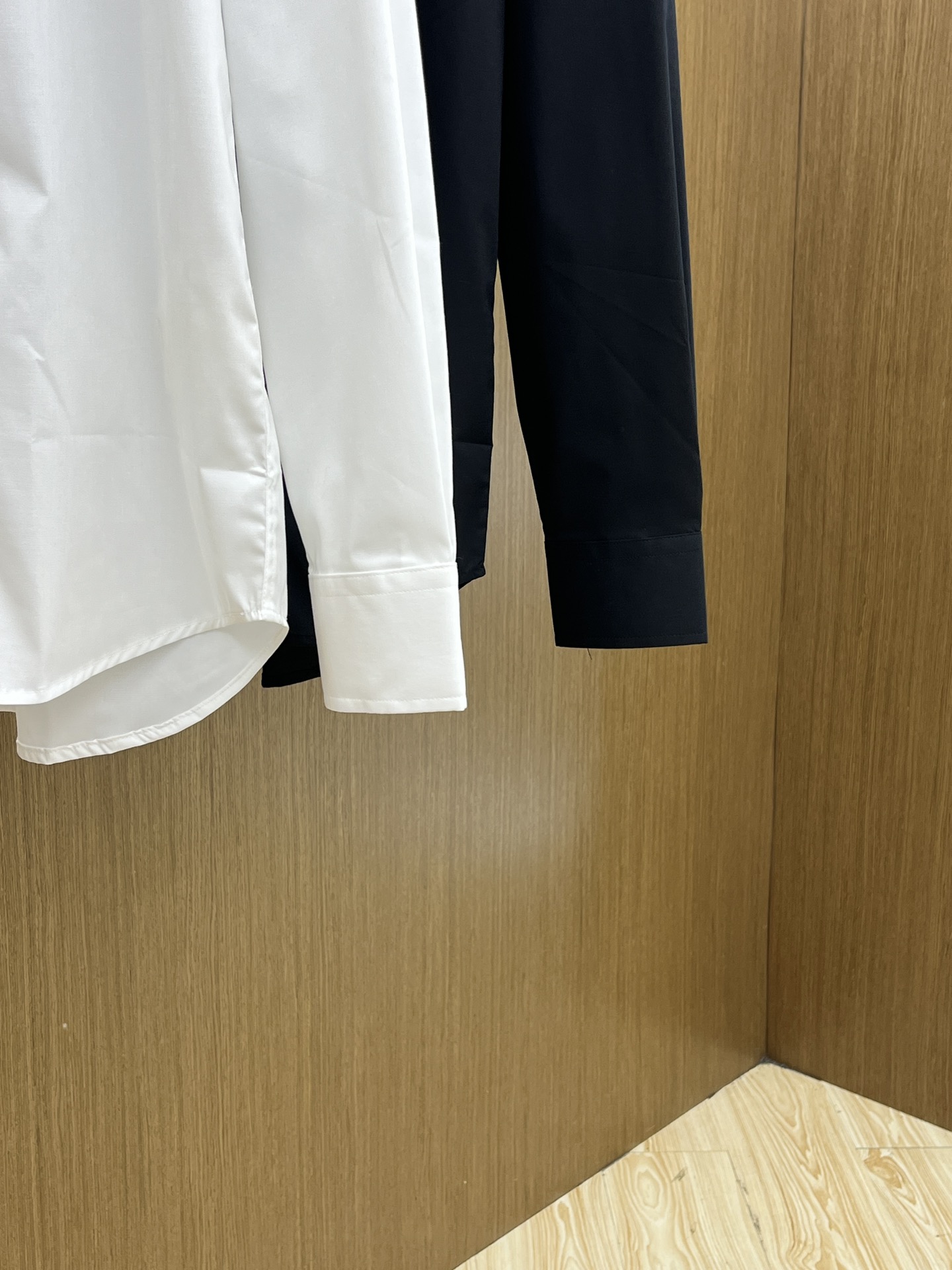 秋冬 FD 🔥SS春夏新款时尚简约长袖衬衫，本款轻盈棉质衬衣采用全棉质地面料，经典简约设计搭配，清爽色调