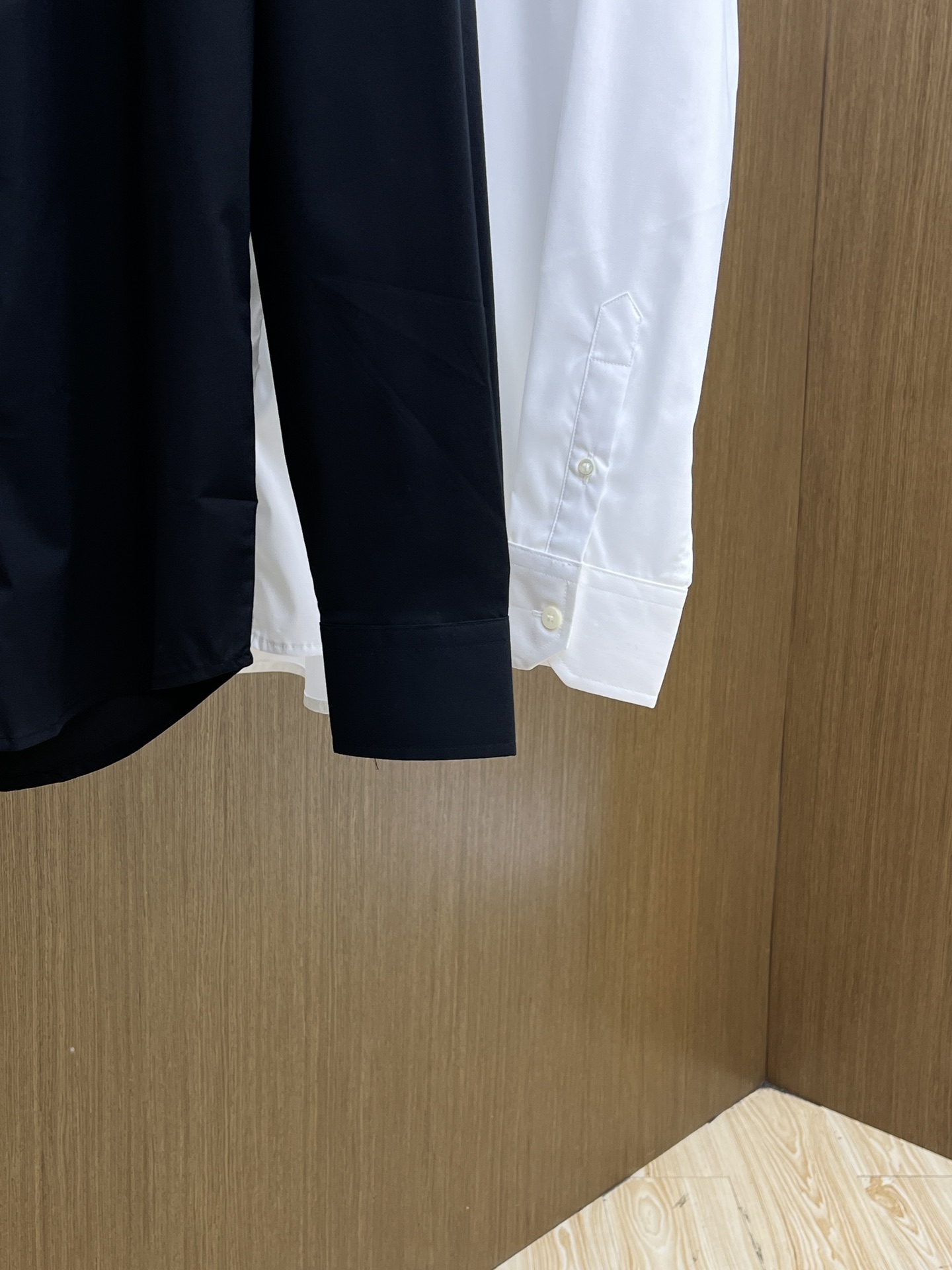 秋冬 FD 🔥SS春夏新款时尚简约长袖衬衫，本款轻盈棉质衬衣采用全棉质地面料，经典简约设计搭配，清爽色调