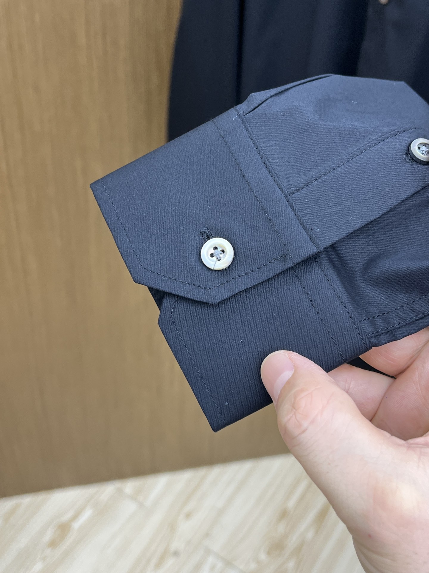 新品 PD 🔥SS春夏新款时尚简约长袖衬衫，本款轻盈棉质衬衣采用全棉质地面料，经典简约设计搭配，清爽色调