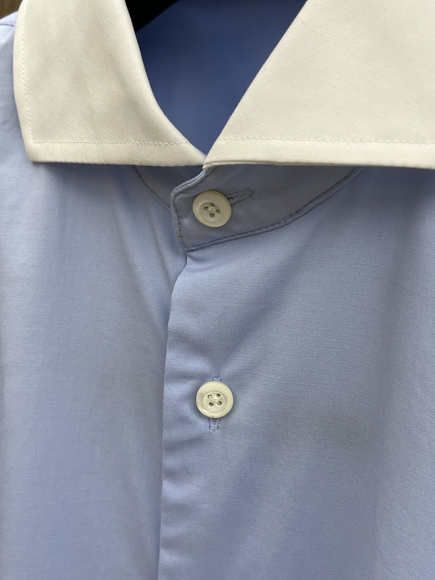 秋冬 PD 🔥SS春夏新款时尚简约长袖衬衫，本款轻盈棉质衬衣采用全棉质地面料，经典简约设计搭配，清爽色调