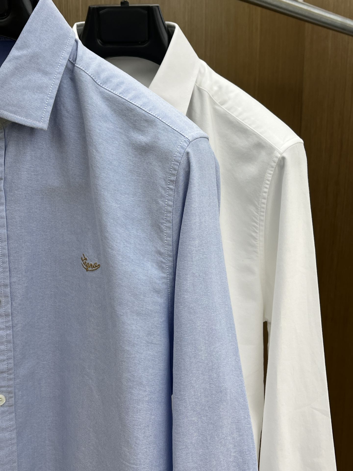 秋冬 ZZ 🔥SS春夏新款时尚简约长袖衬衫，本款轻盈棉质衬衣采用全棉牛津纺面料，经典简约设计搭配，清爽色