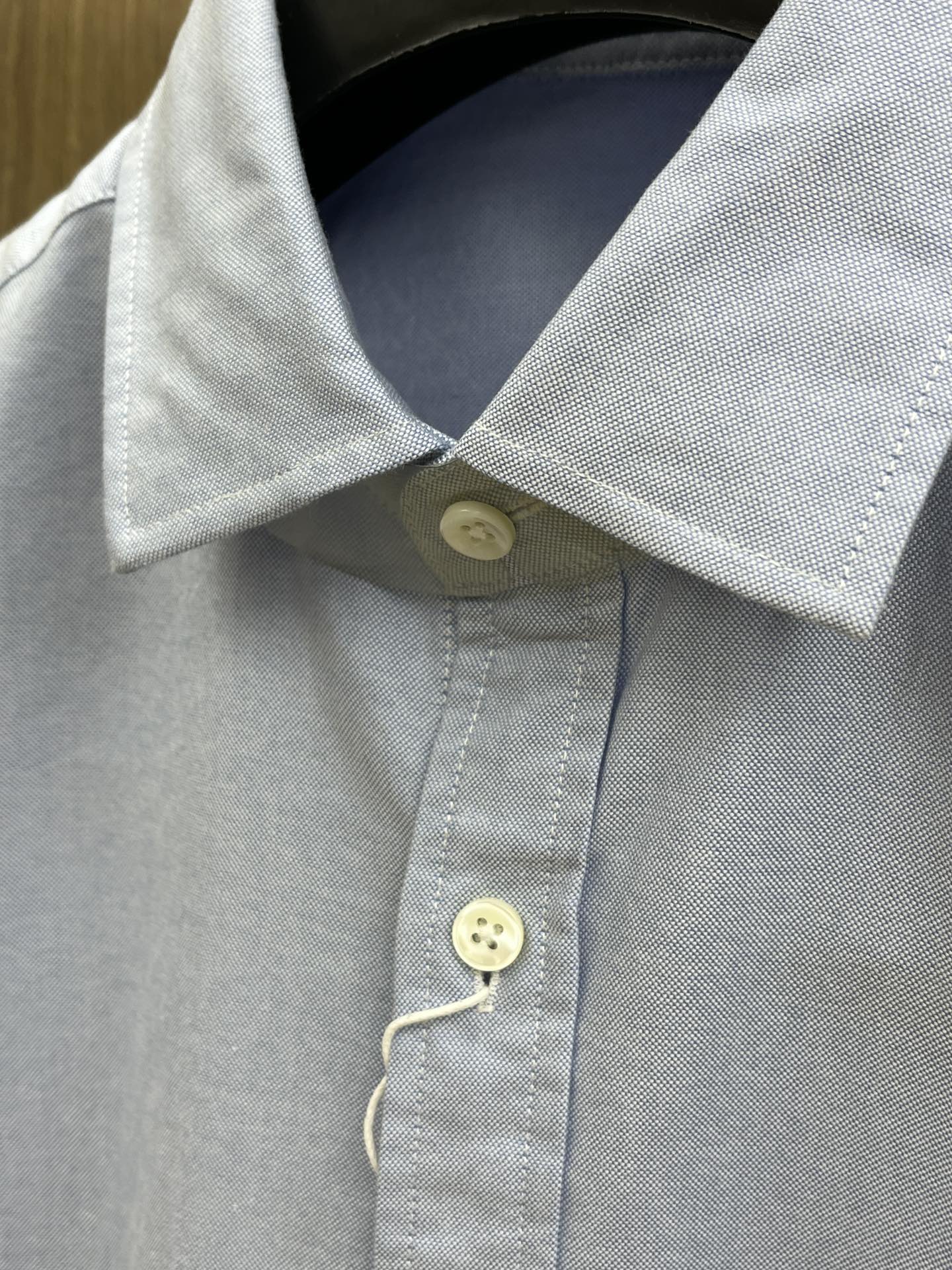 秋冬 ZZ 🔥SS春夏新款时尚简约长袖衬衫，本款轻盈棉质衬衣采用全棉牛津纺面料，经典简约设计搭配，清爽色