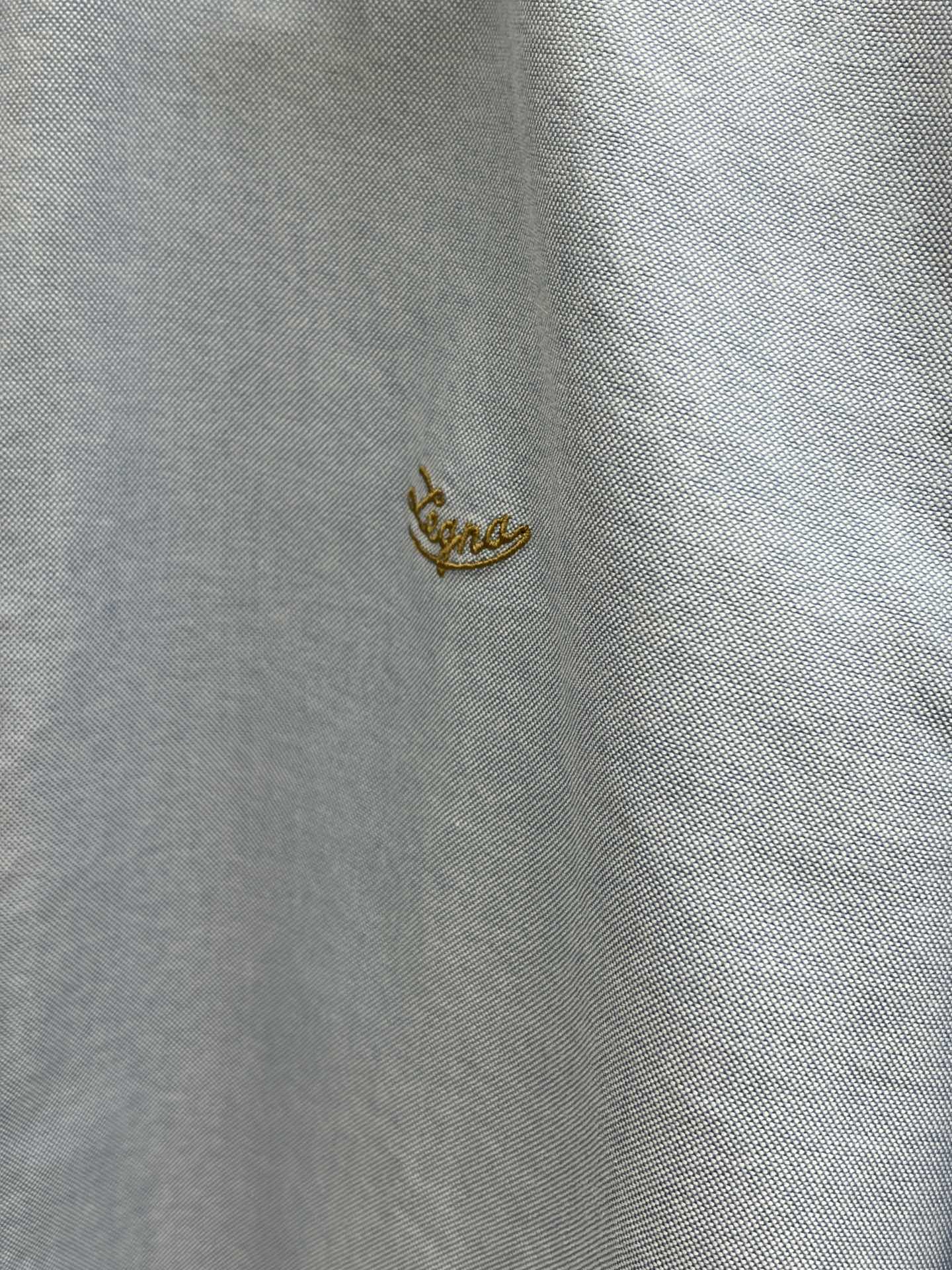 秋冬 ZZ 🔥SS春夏新款时尚简约长袖衬衫，本款轻盈棉质衬衣采用全棉牛津纺面料，经典简约设计搭配，清爽色