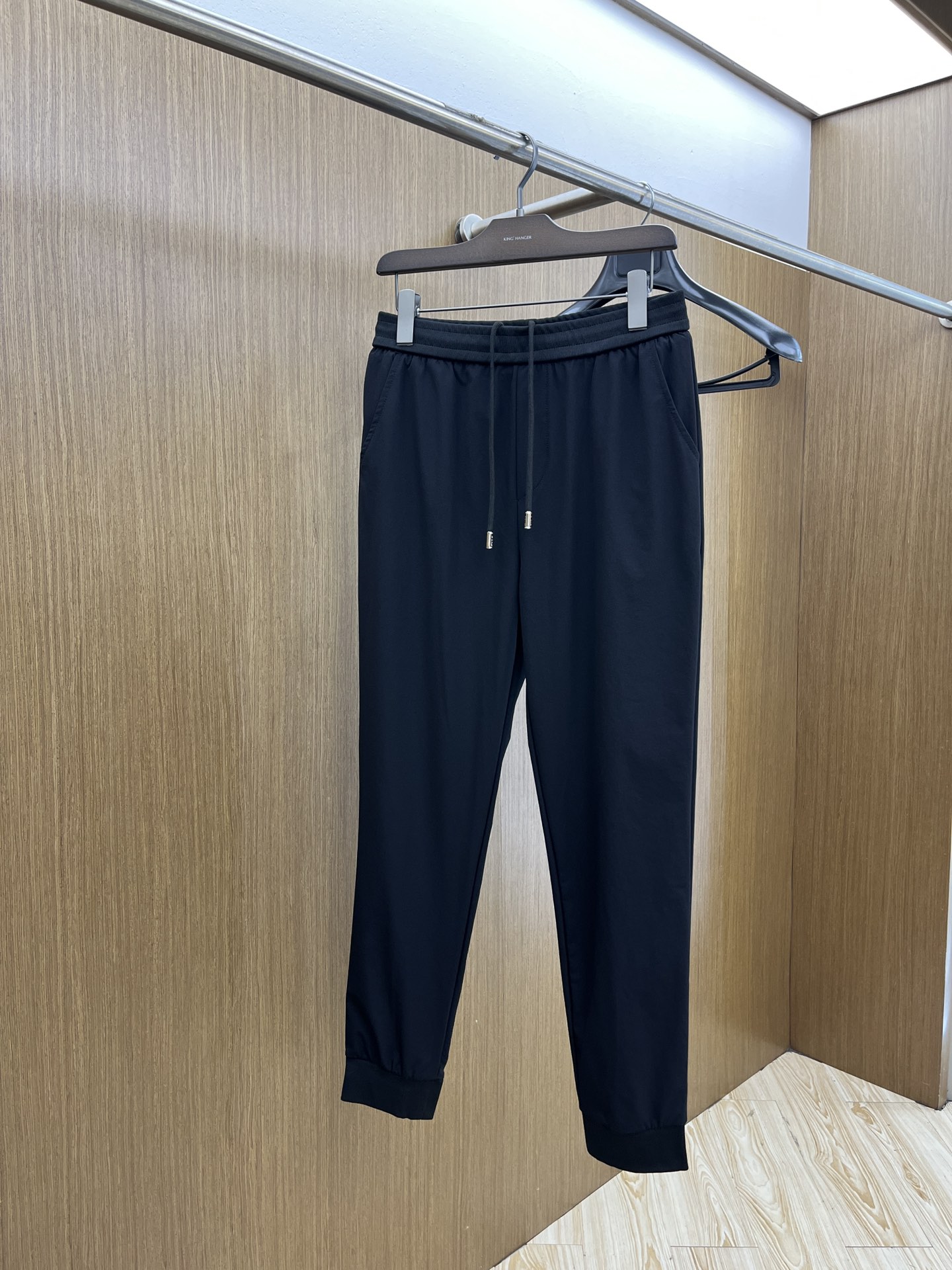 新品 Ver 🔥🔥春夏新品休闲裤，裤身工艺设计，进口客供辅料、面料定制，代工厂出品免检！每个细节做到极致