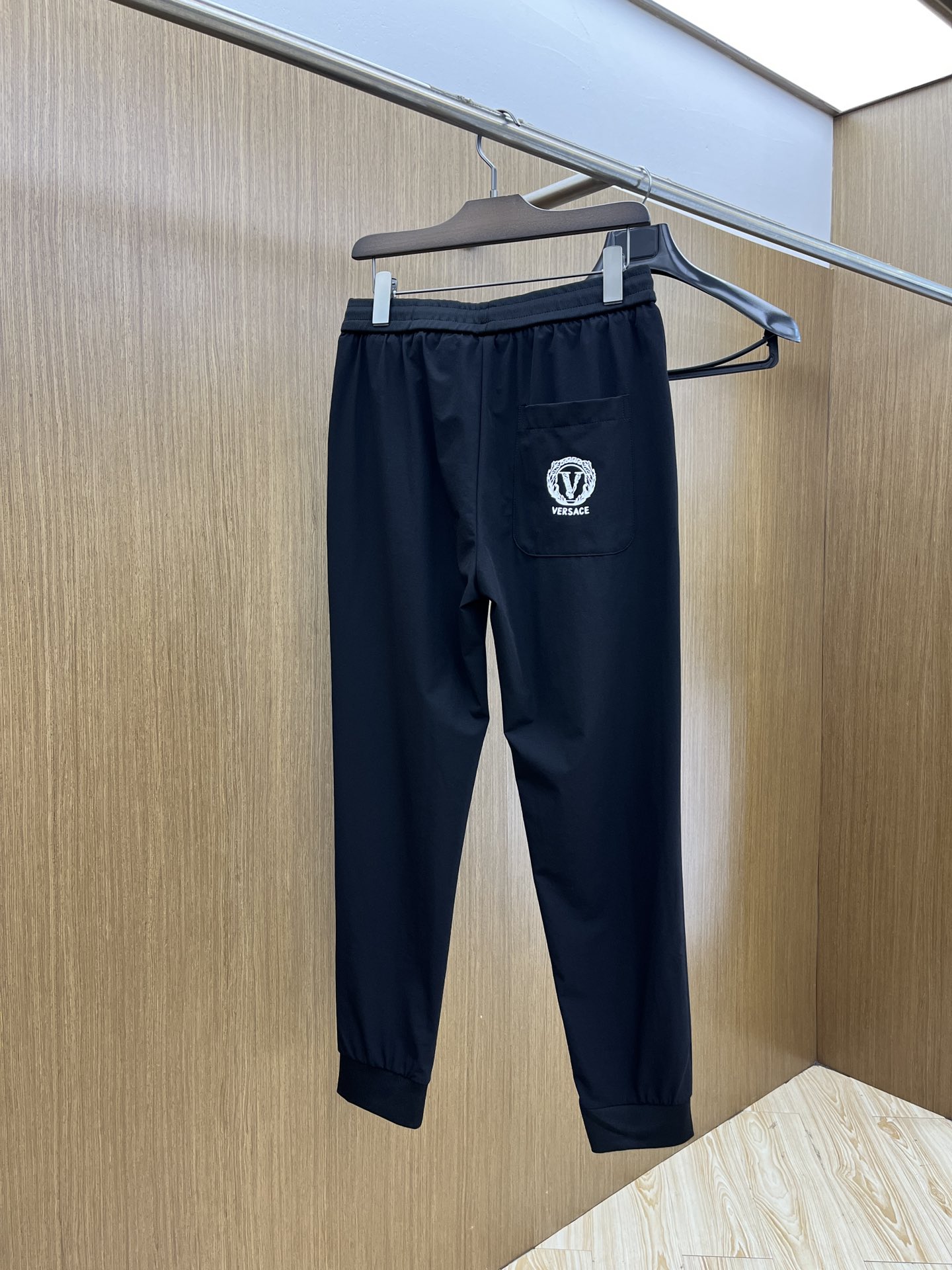 新品 Ver 🔥🔥春夏新品休闲裤，裤身工艺设计，进口客供辅料、面料定制，代工厂出品免检！每个细节做到极致